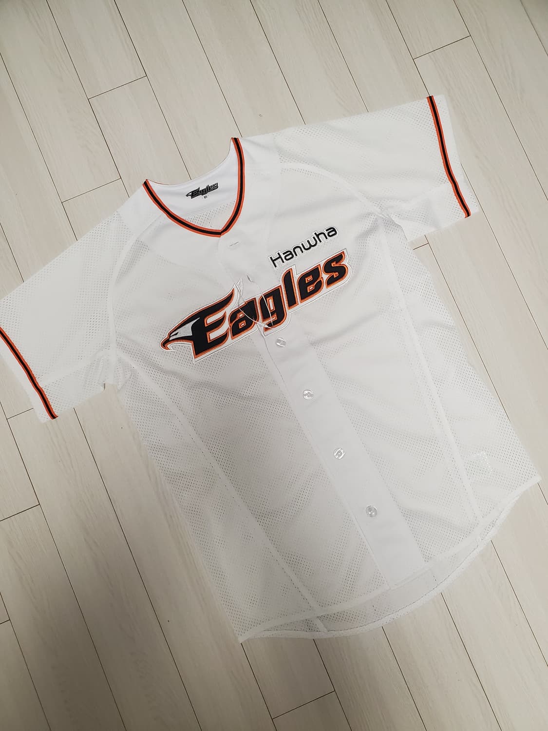 새상품)한화 이글스 화이트 야구 레플리카 유니폼(홈)85

택이 뜯어졌는 상품이미지1