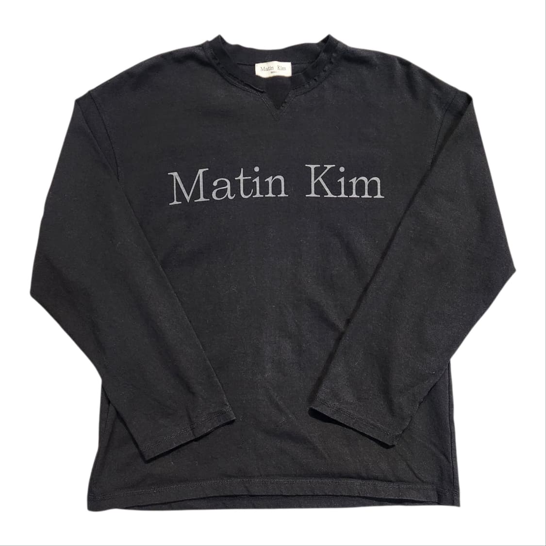 마뗑킴 로고 맨투맨 블랙 긴팔티셔츠 (F) 상품이미지1