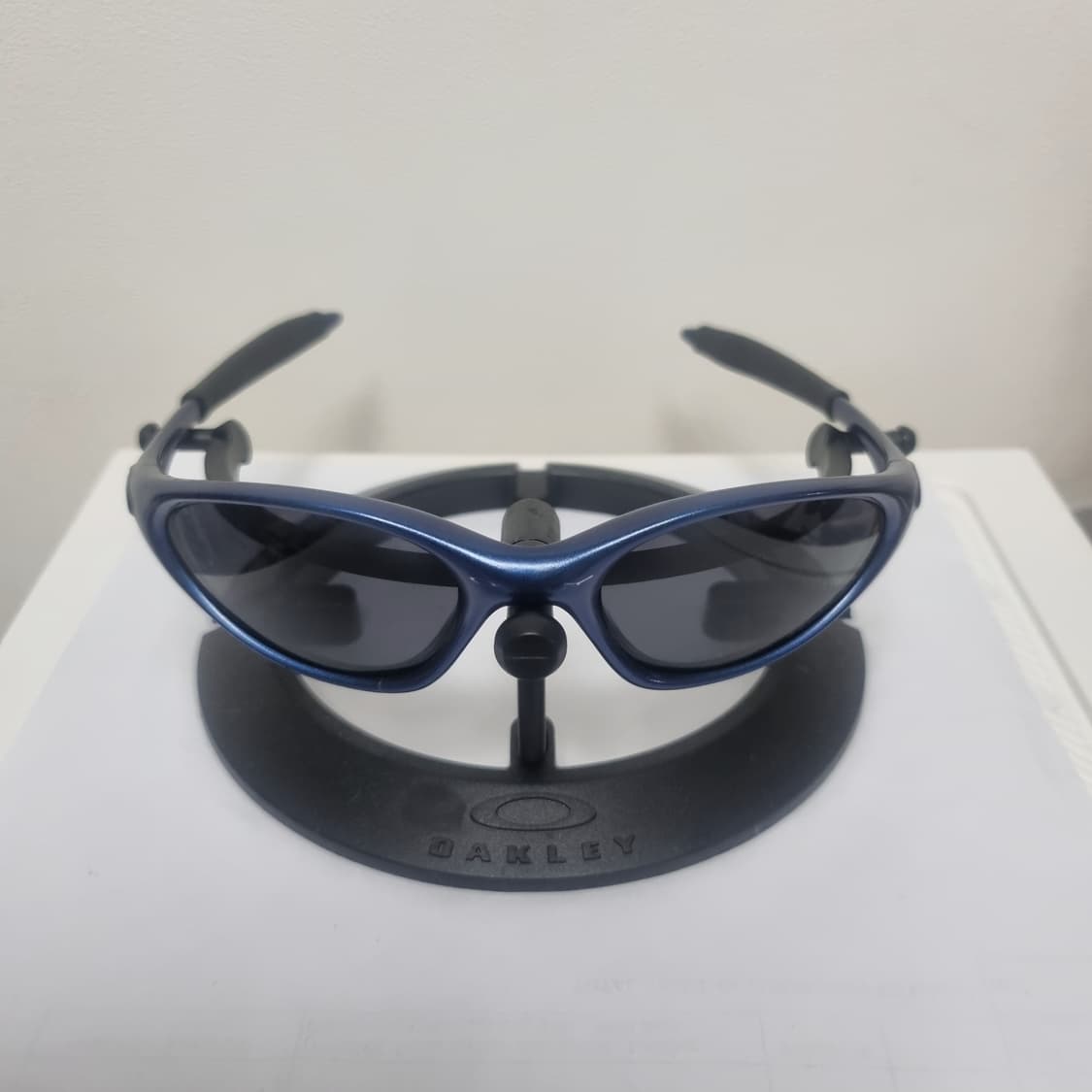 오클리 미뉴트 코드블루 상품이미지1