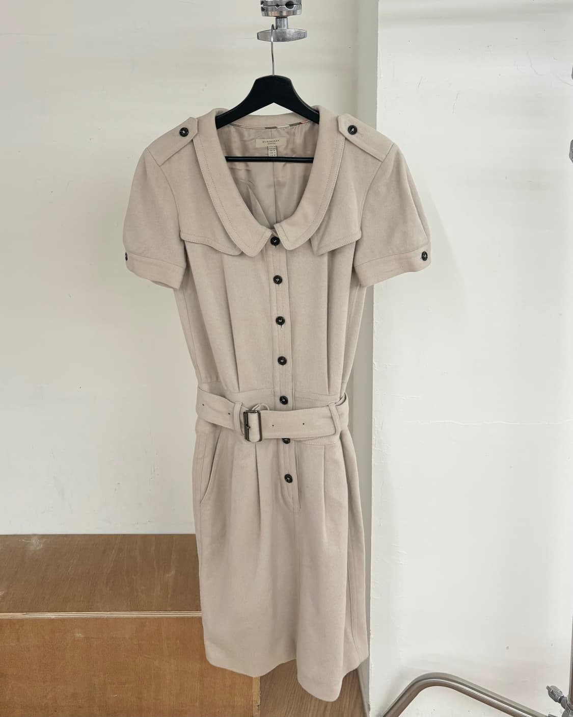 버버리 베이지 벨티드 원피스 상품이미지1