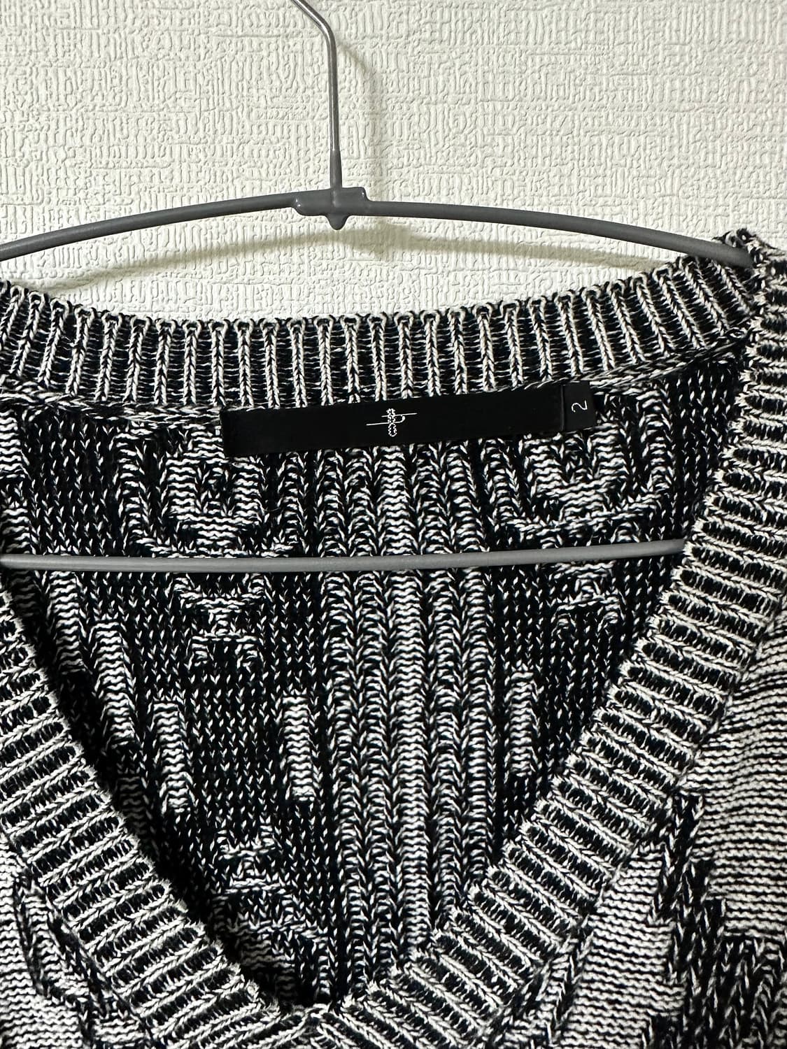 no id 에스닉 패턴 브이넥 니트 상품이미지2