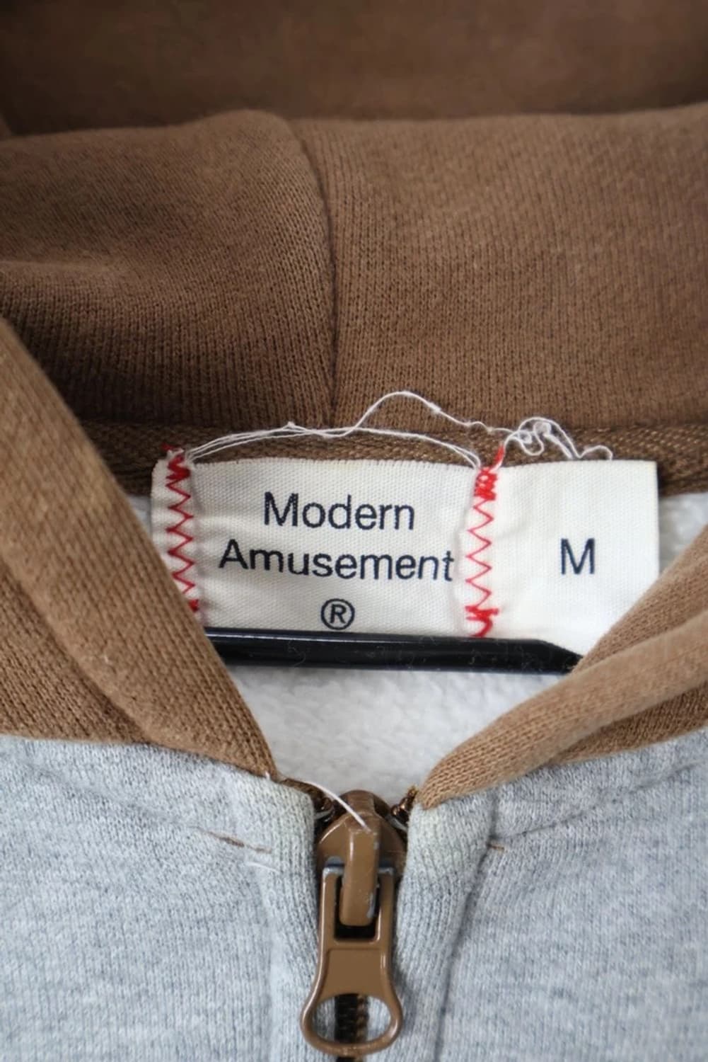 Modern Amusement Raglan Zip Hoodie 상품이미지9