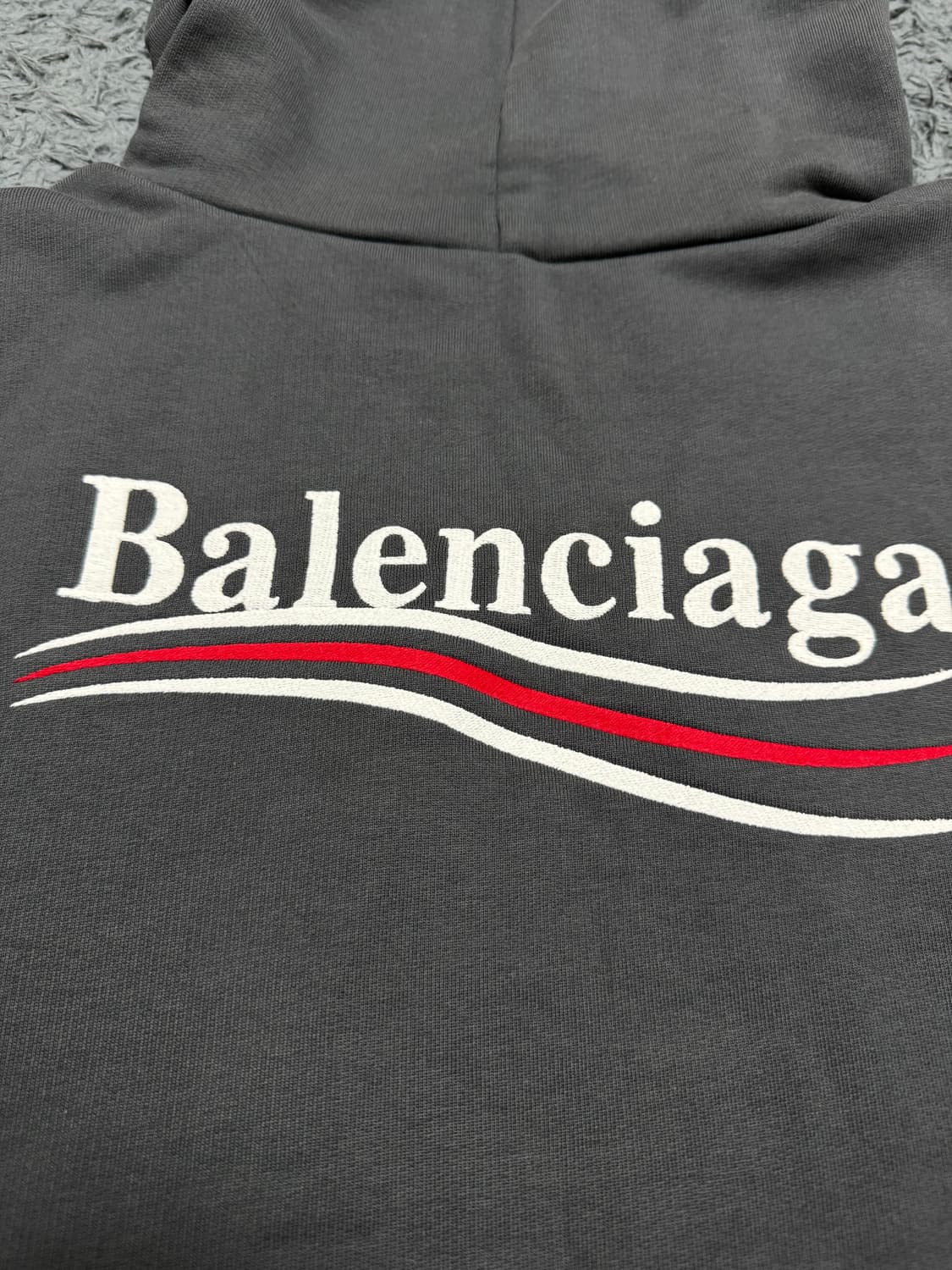 [115]발렌시아가 웨이브로고 자수 후드티  상품이미지3