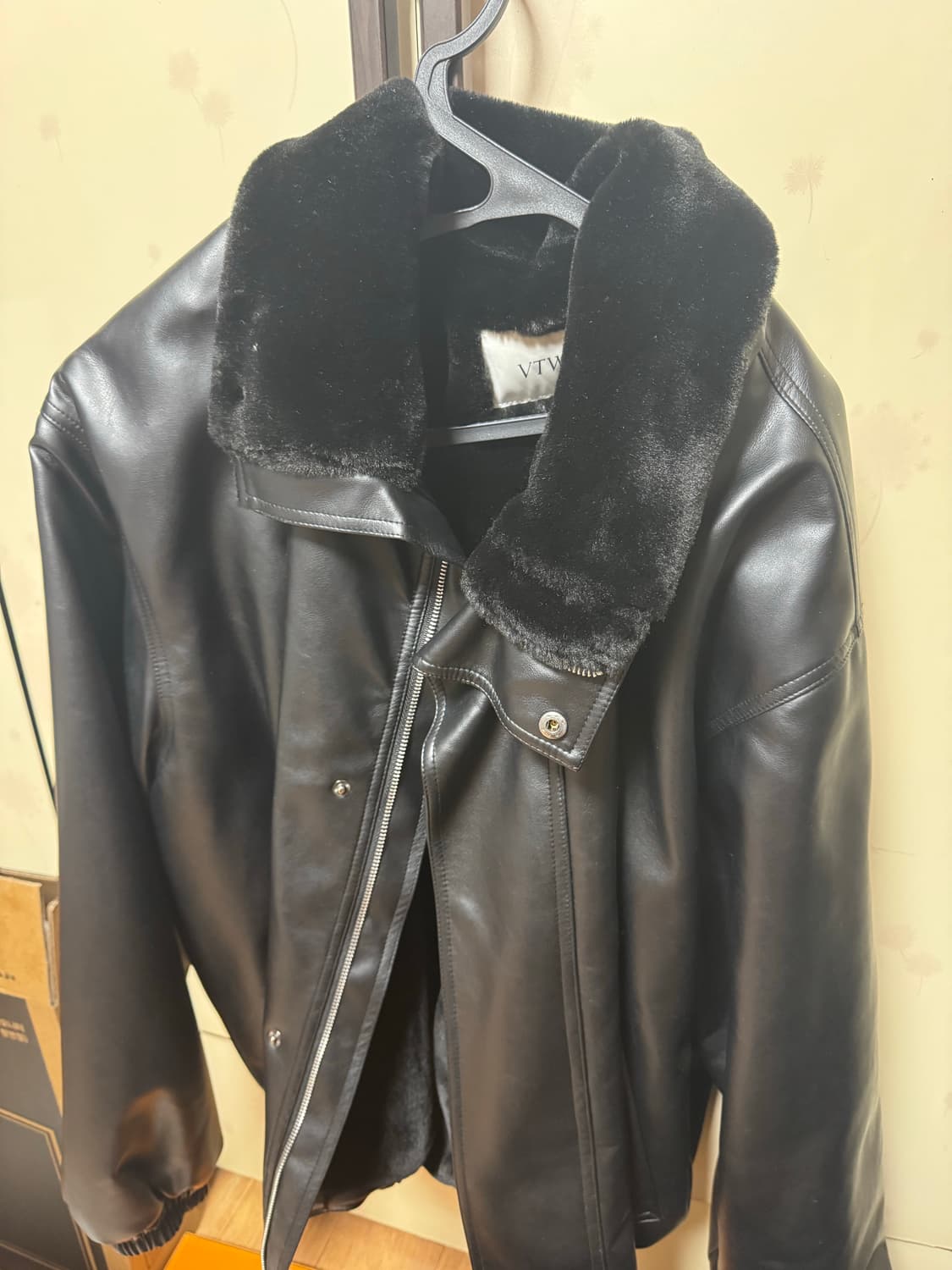 브이투 가죽자켓 무스탕 L 상품이미지1