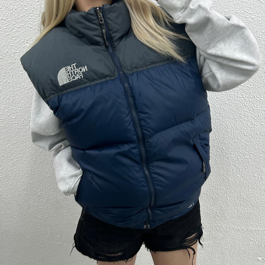 노스페이스 차콜배색 로고 네이비 패딩조끼 L 상품이미지1