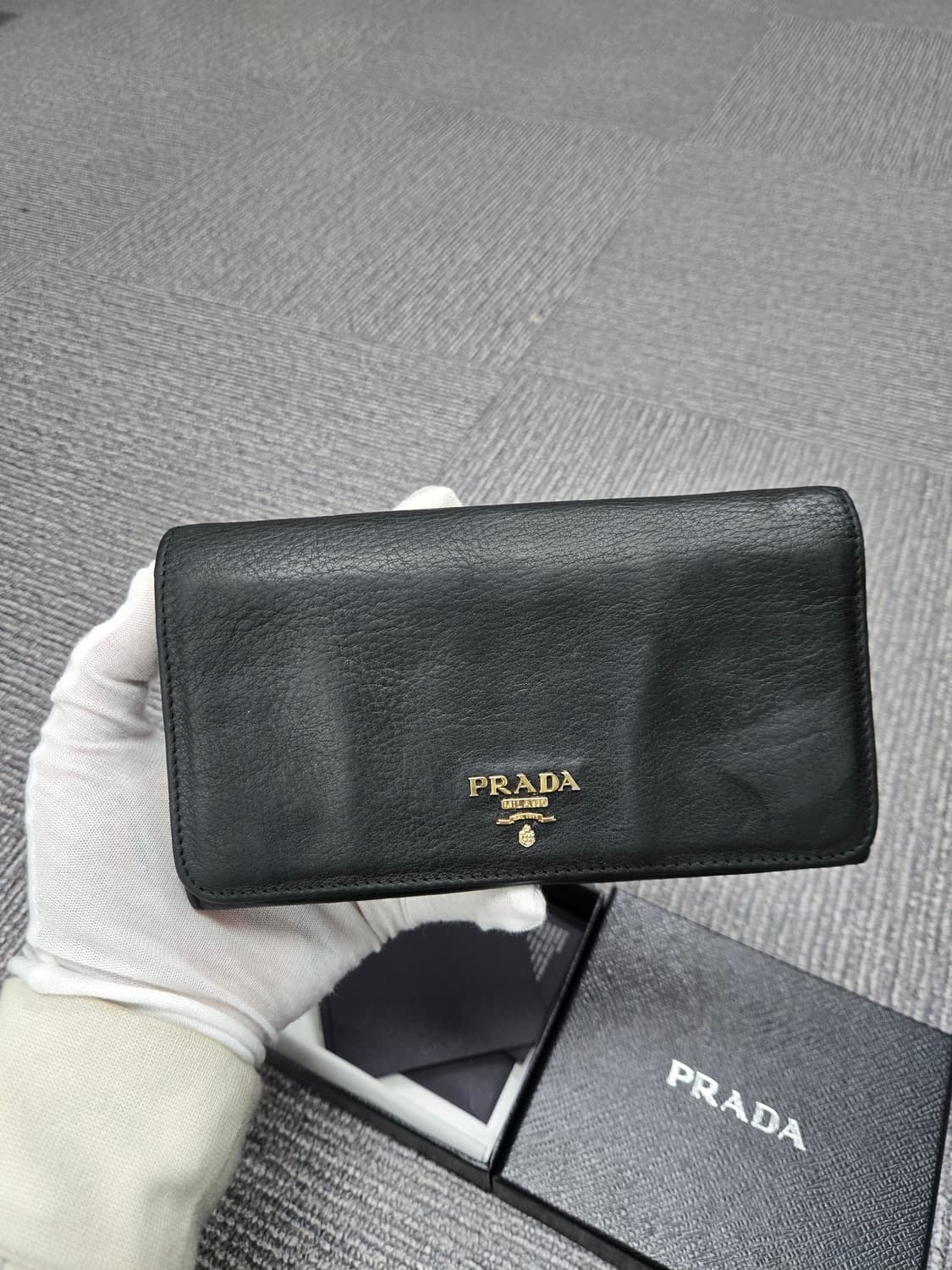 [특가][정품] 프라다 사피아노 가죽 장지갑 상품이미지1