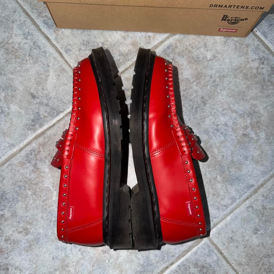 닥터마틴 x 슈프림 스터드 펜톤 로퍼 레드 260 상품이미지3