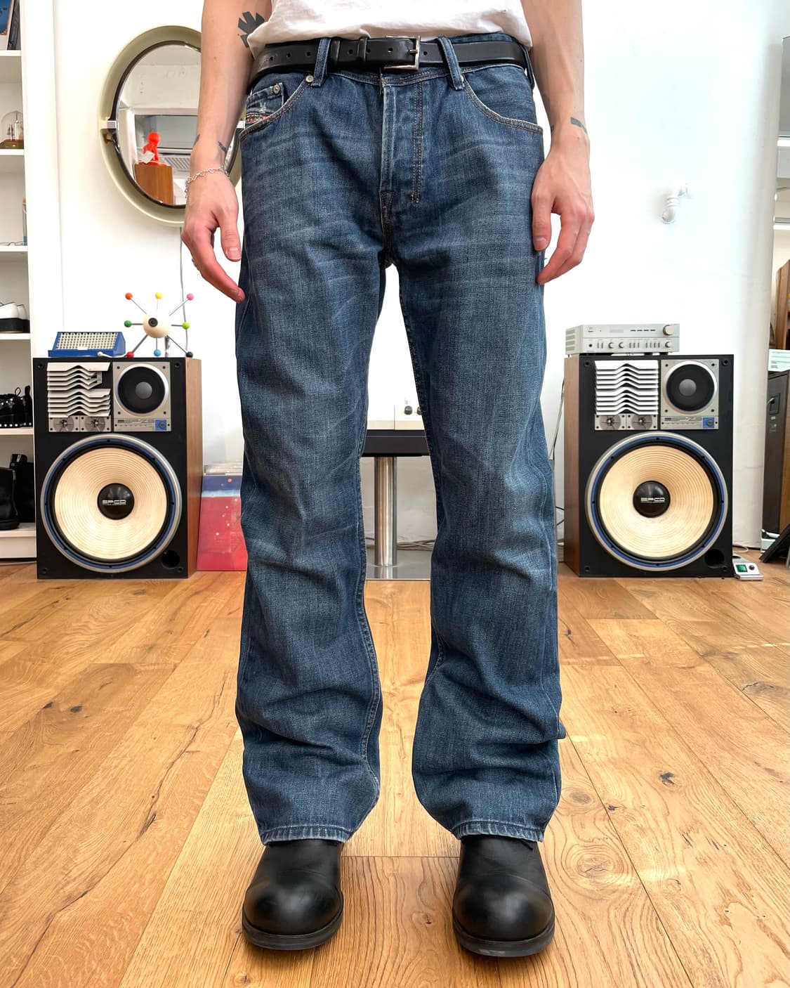 [32] 디젤 부츠컷 데님 팬츠 상품이미지2