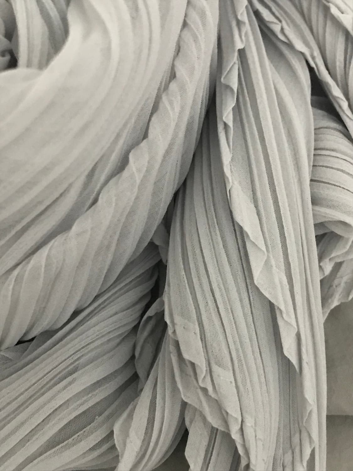 플리츠플리즈 이세이미야케 스카프 라이트 그레이 상품이미지4