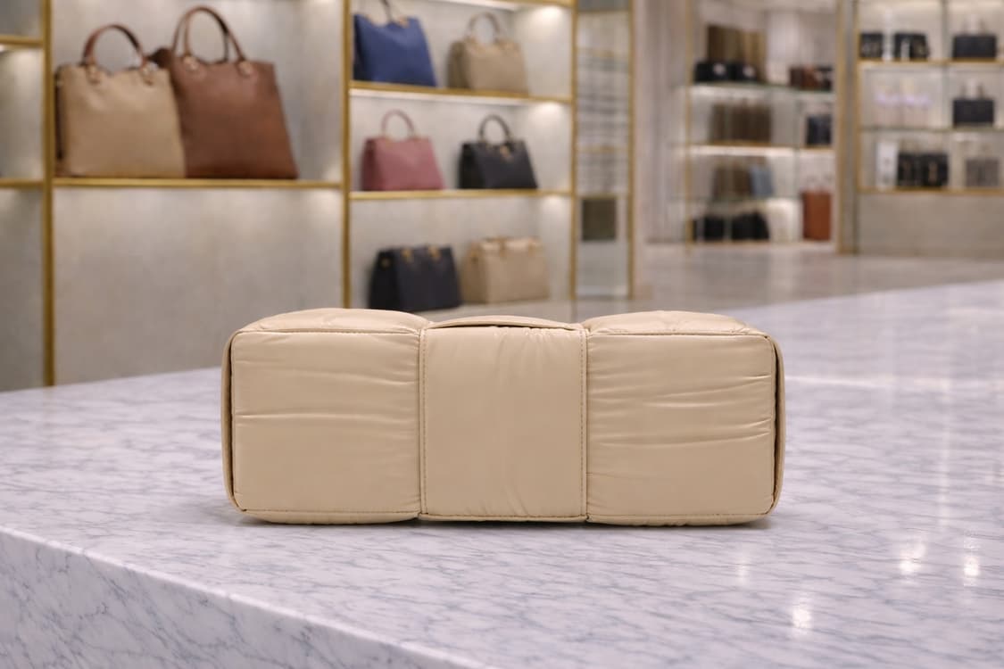 [A급] 보테가베네타 아르코 토트백 스몰 판매합니다!!! 상품이미지2