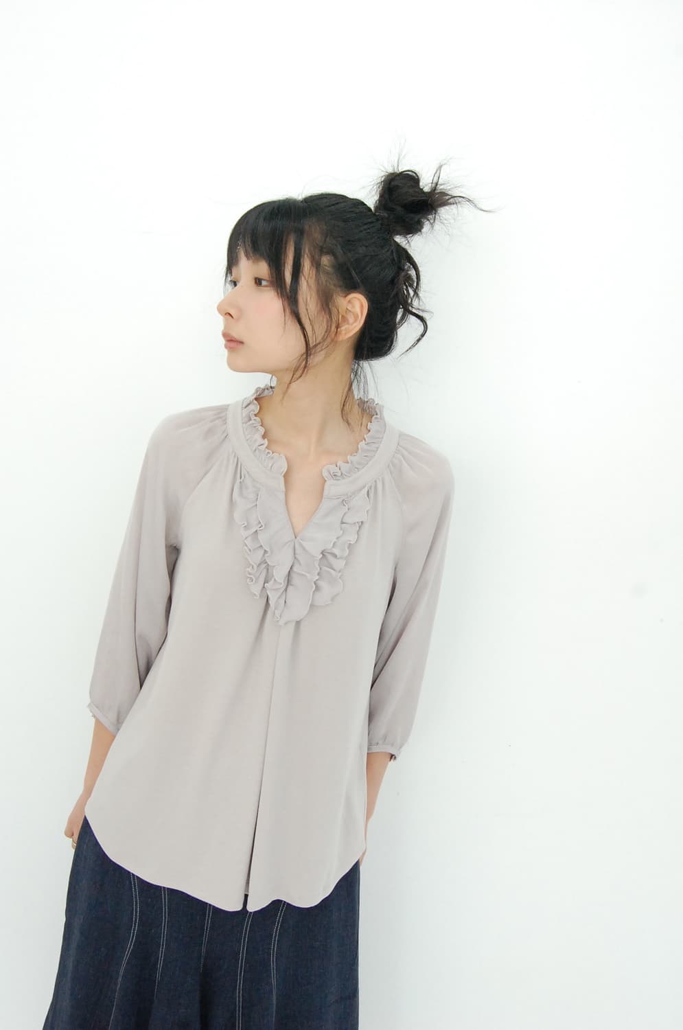 Grey frill blouse 상품이미지1