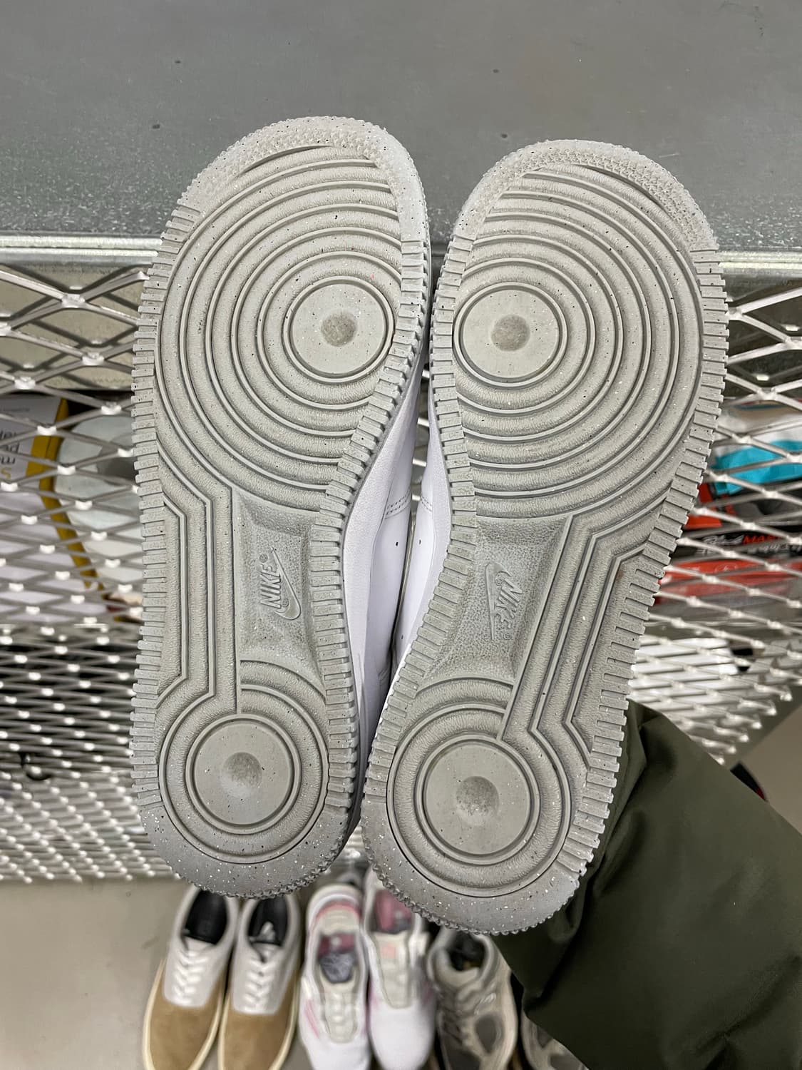 나이키 에어포스1 화이트 스모크 그레이 250 상품이미지6