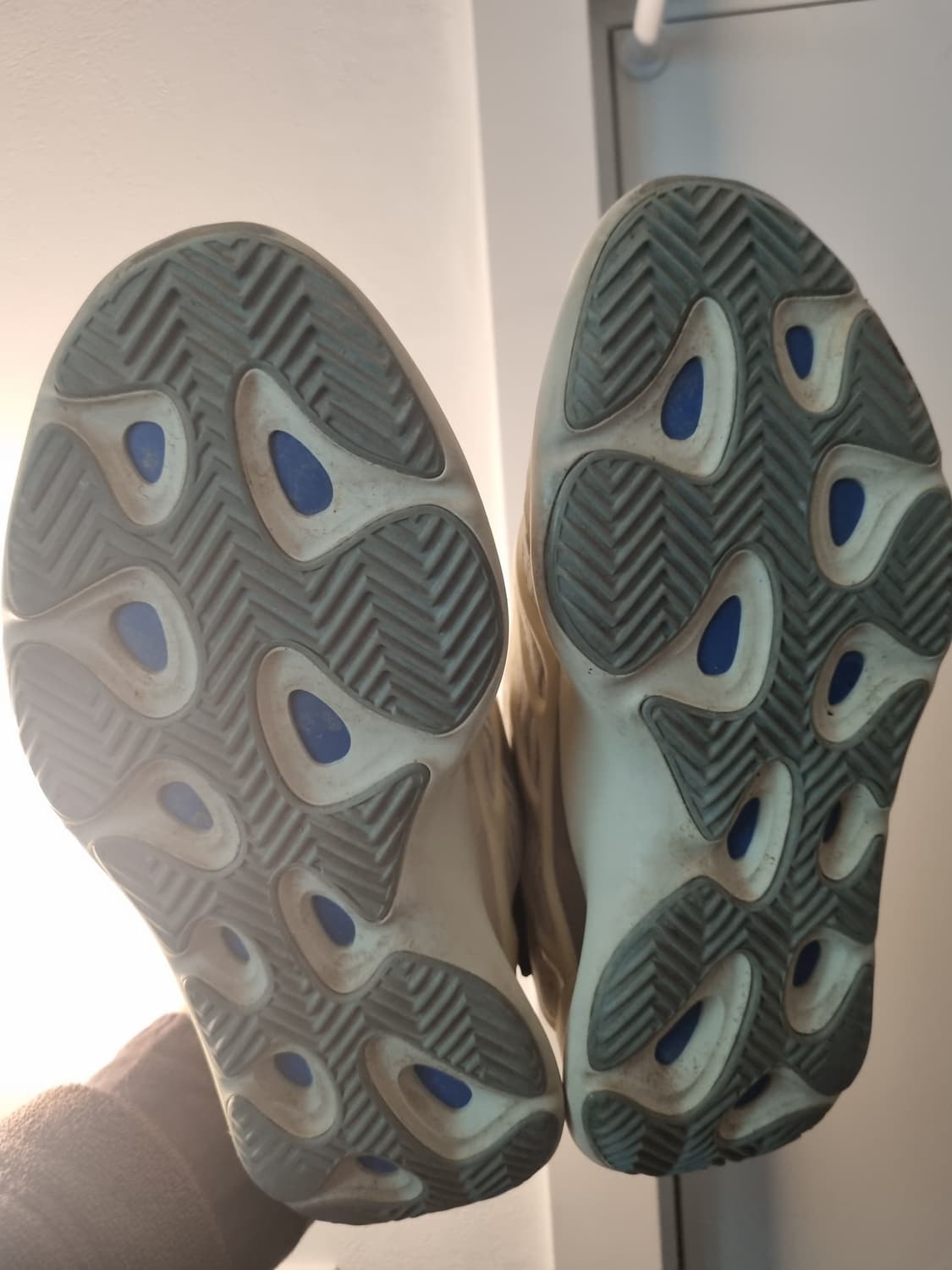 아디다스 이지 adidas yeezy 700 v3 아자엘 290 상품이미지6