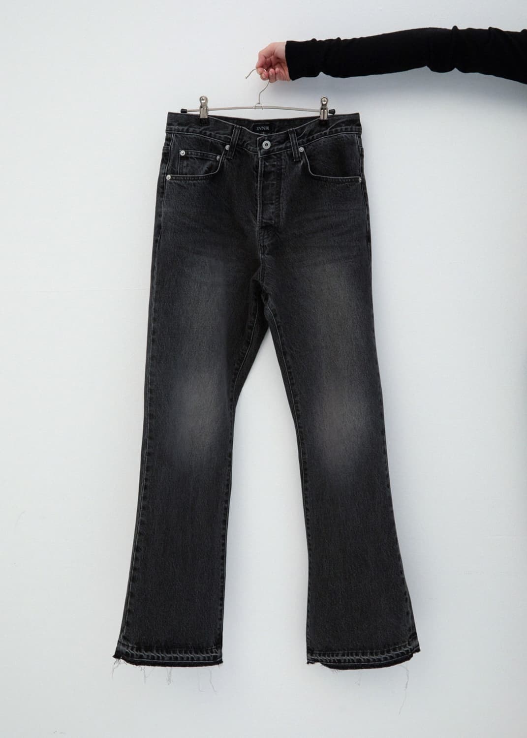 252 RELAXED FLARE DENIM JEANS (USED BLAC 상품이미지6