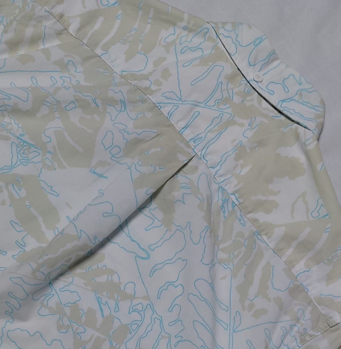 [M] 리바이스 스탠다드핏 리프 패턴 반팔 셔츠 (상태 최상) 상품이미지9