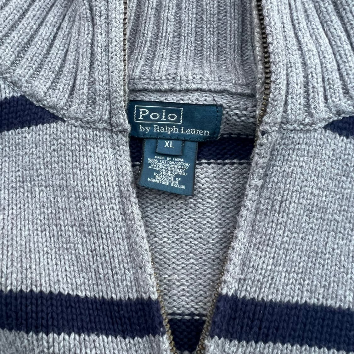 회색 바탕에 네이비 스트라이프가 들어간 폴로 상품이미지4