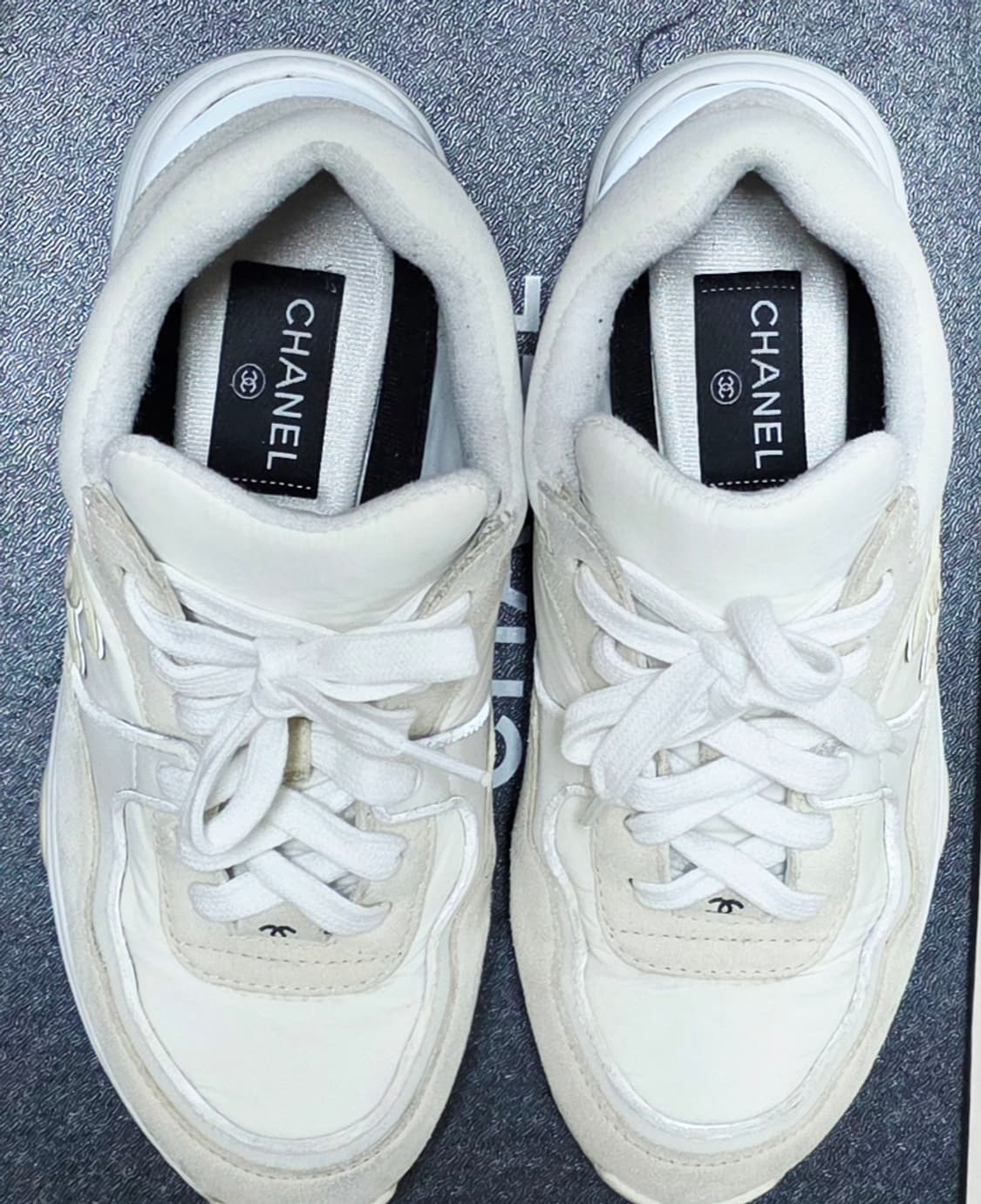 아이보리  샤넬 스니커즈 37 정품  상품이미지3