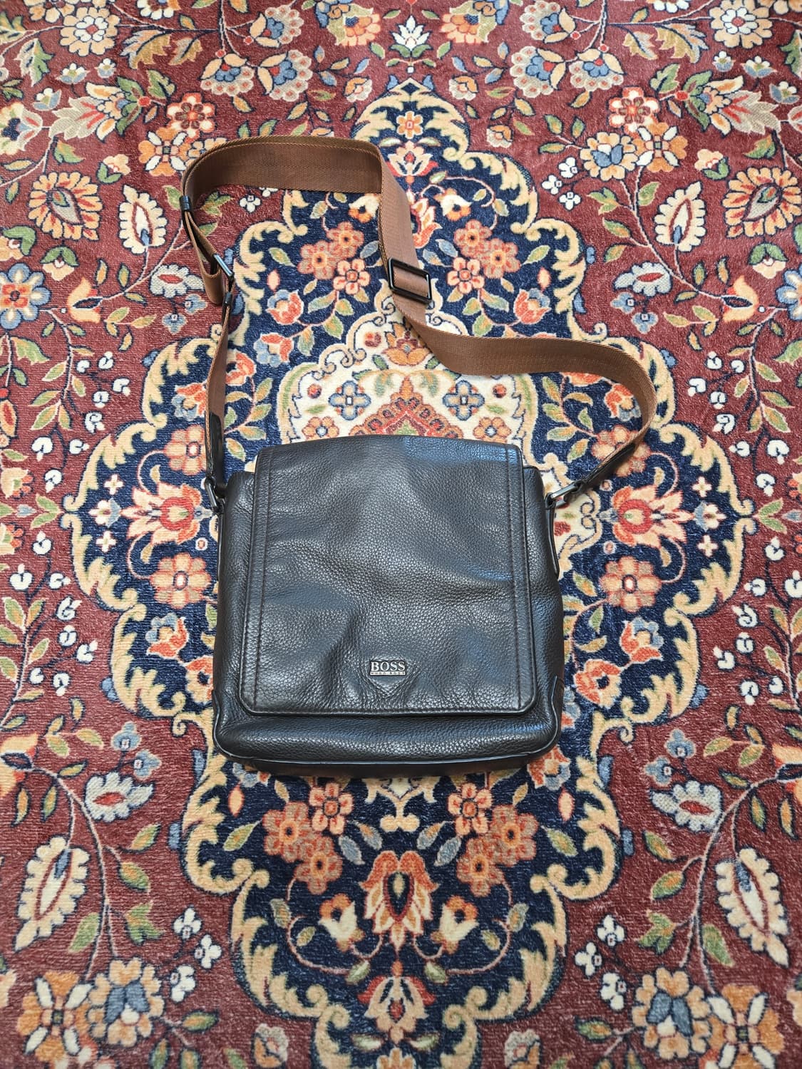 휴고보스(HUGO BOSS) 미니멀 로고 크로스백 상품이미지1