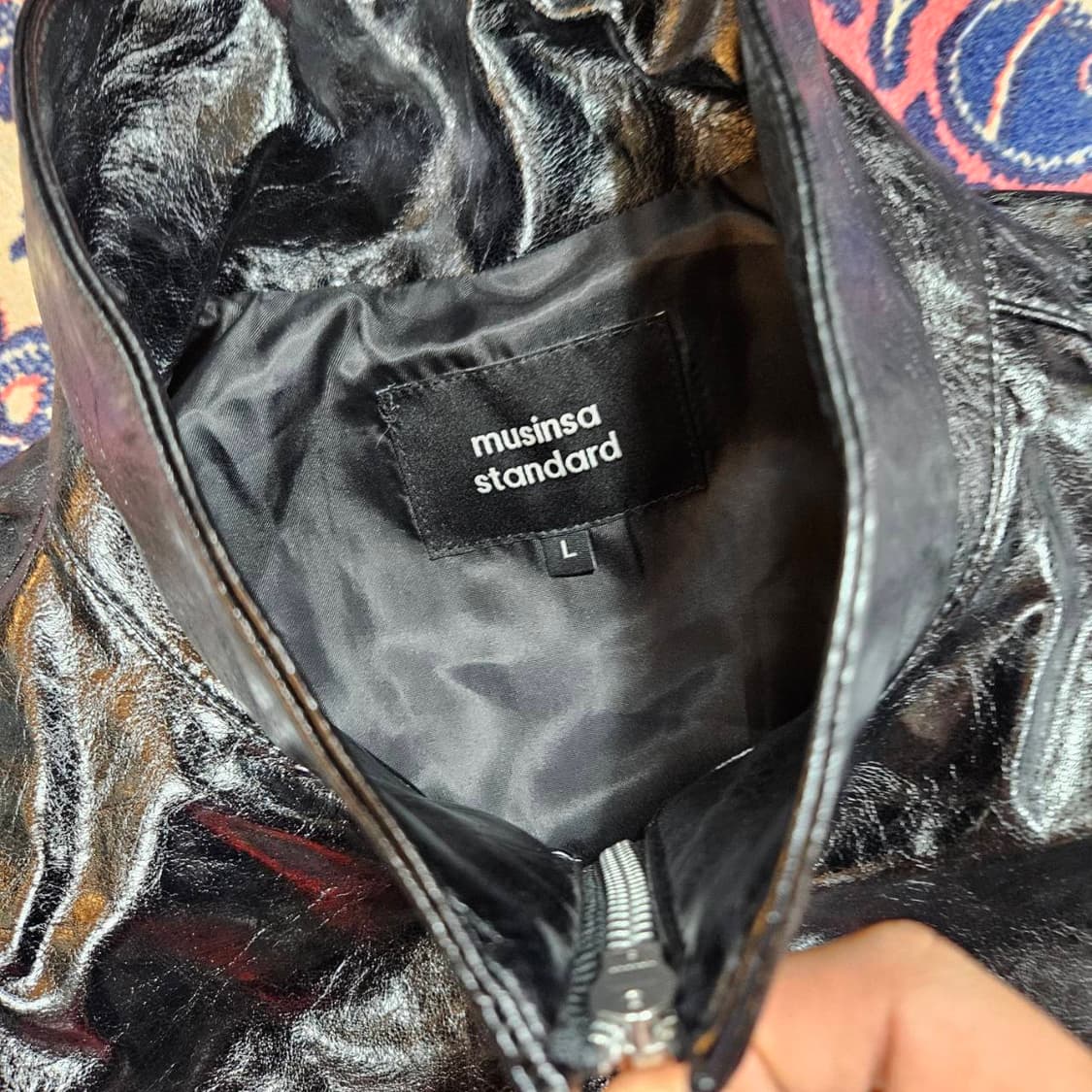 무신사스탠다드 24F 신세틱 레더 하이넥 트랙자켓
 상품이미지6