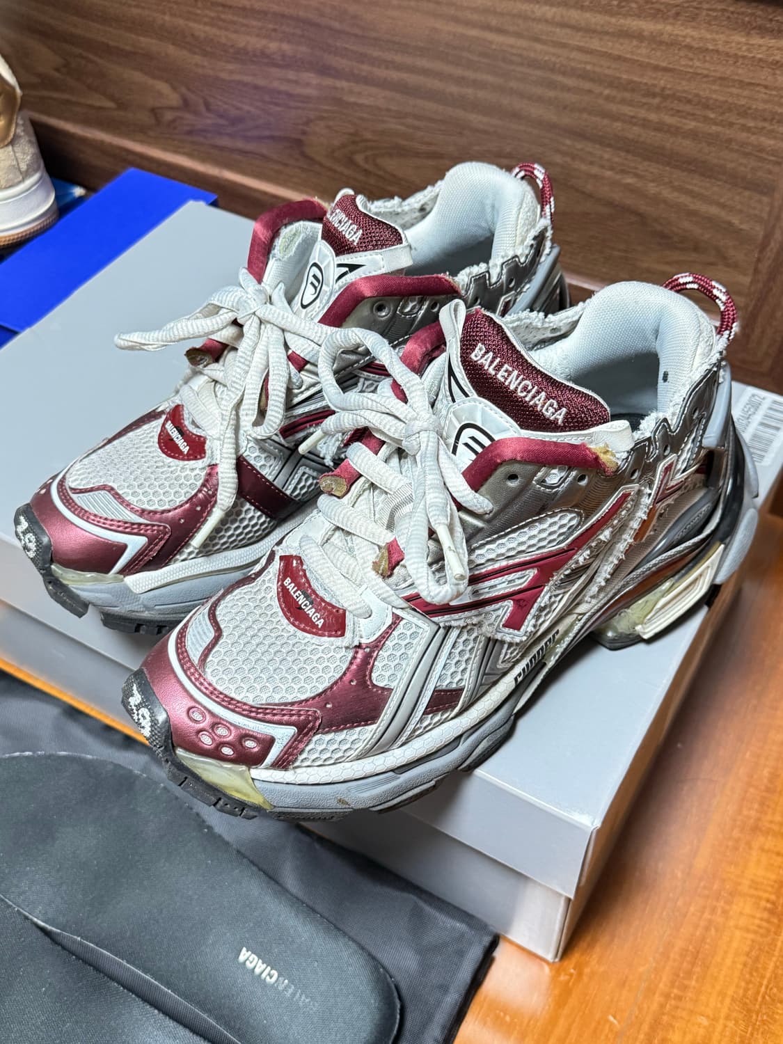 발렌시아가 뉴러너 39 그레이 버건디 상품이미지1