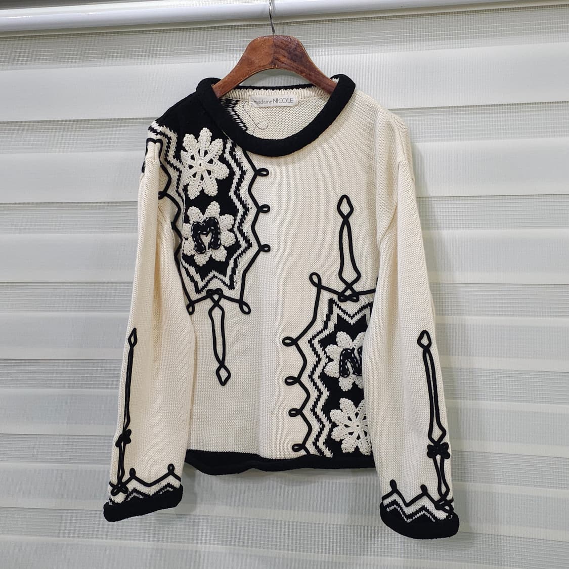 80-90s 일본디자이너 madame NICOLE 자수니트 상품이미지1