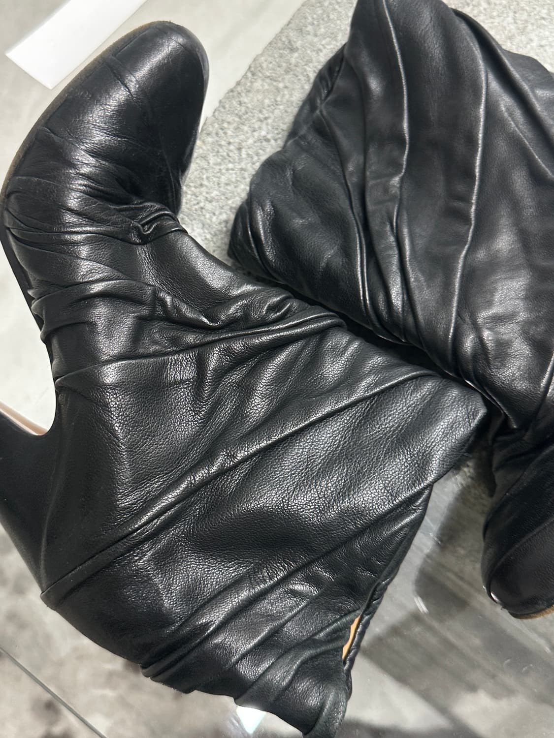 마르지엘라 플리츠 레더 부츠 상품이미지3