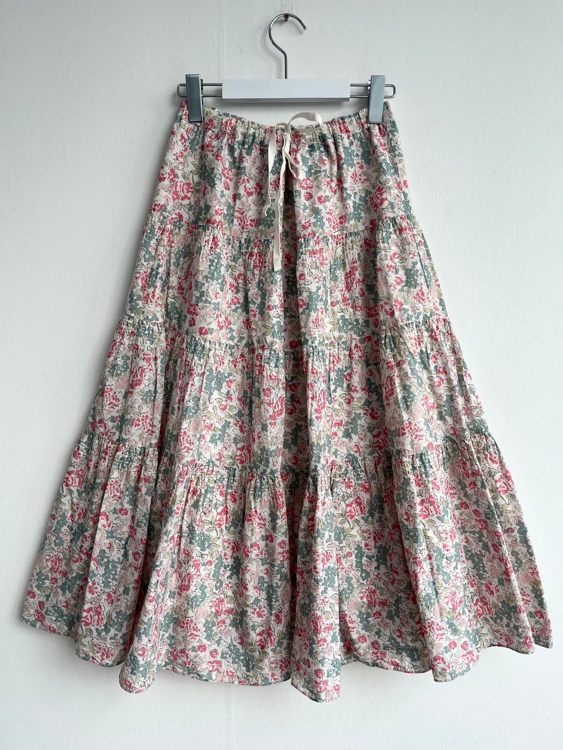 Laura Ashley 플로럴 티어드 롱 스커트 상품이미지1