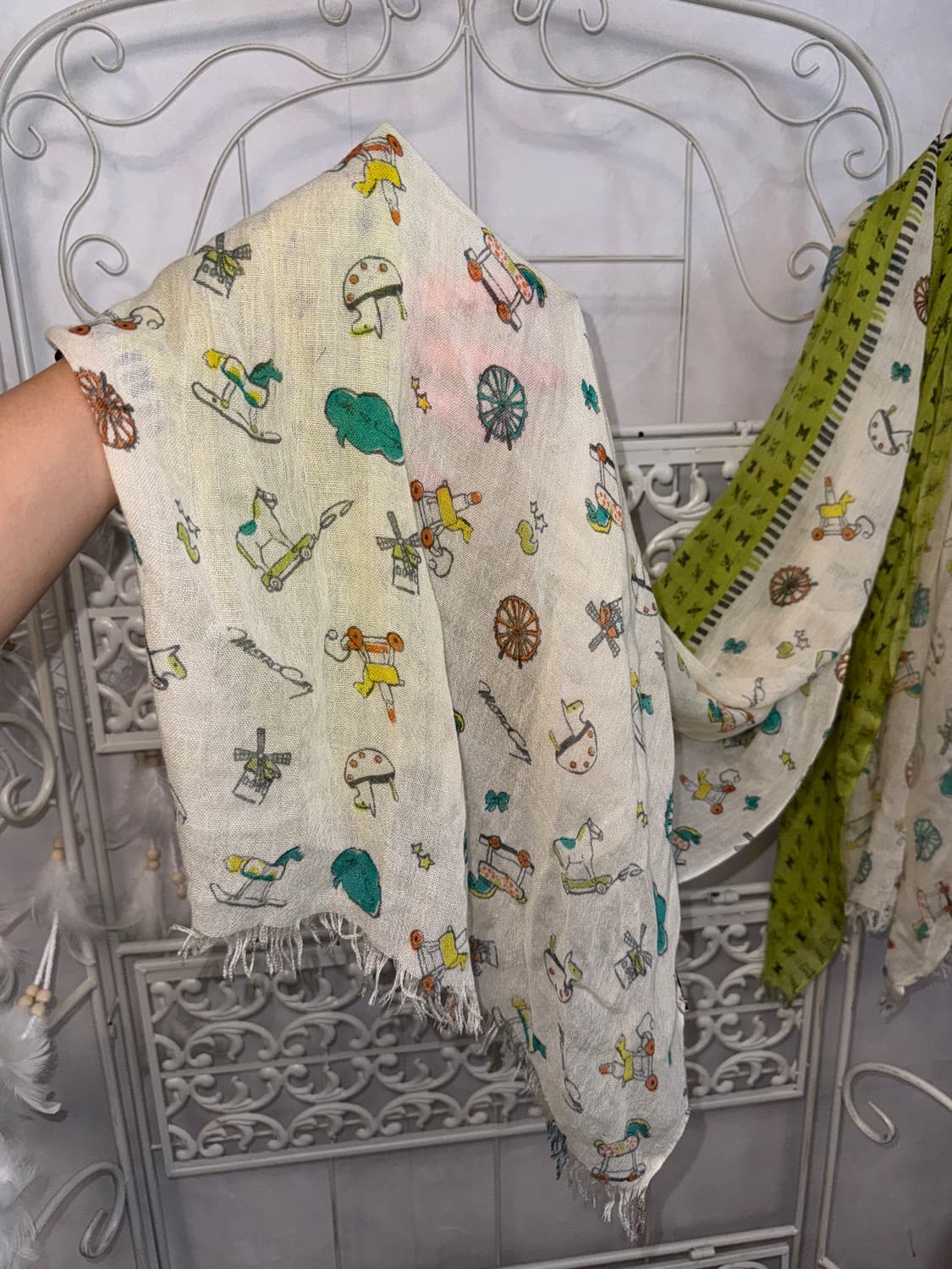 Metro City green toys pattern scarf  상품이미지3