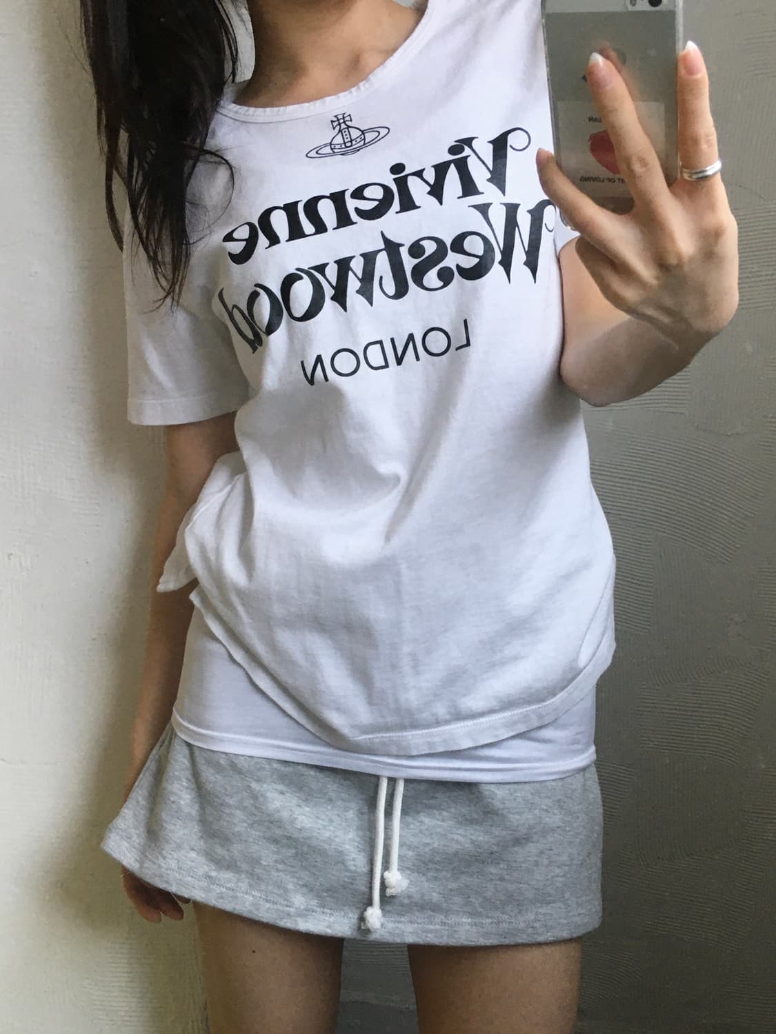 Vivienne Westwood 비비안웨스트우드 맨 화이트 컬러 로고 티 상품이미지1