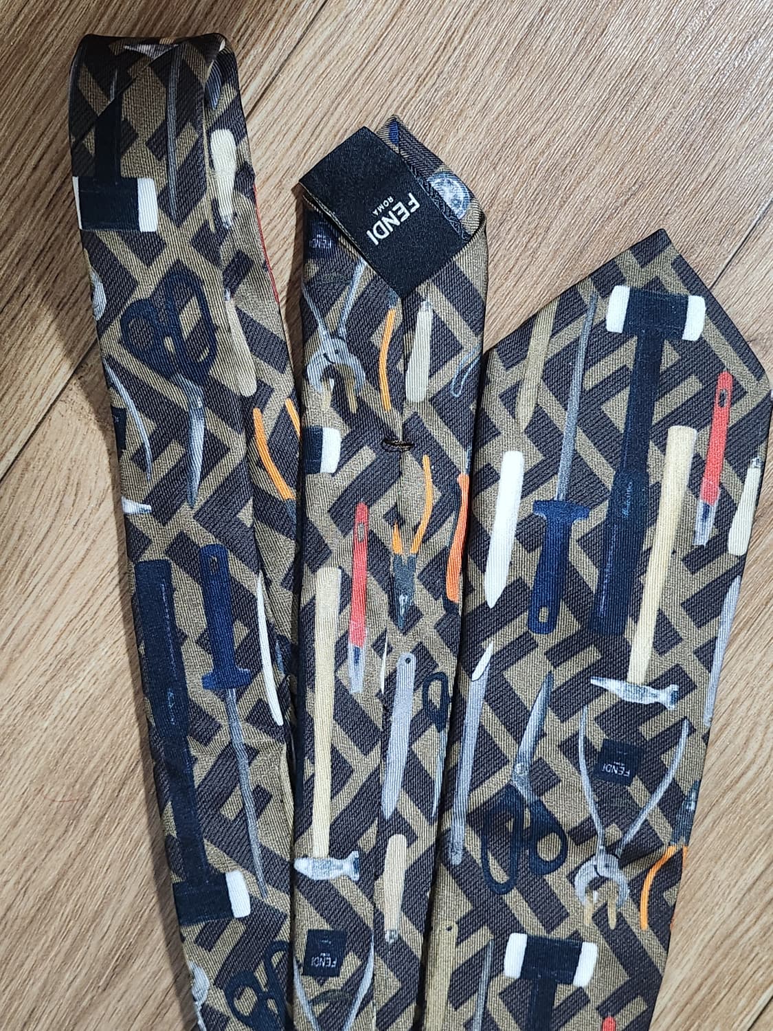 펜디 FF 툴 패턴 실크 넥타이 상품이미지3