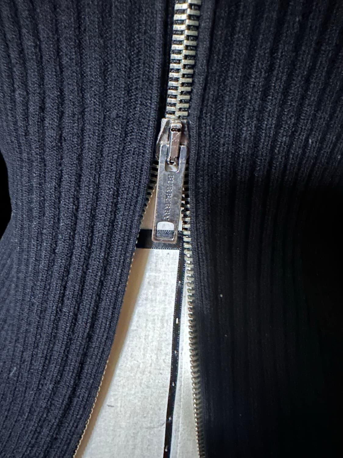 버버리 엘보패치 투웨이 니트집업 상품이미지3