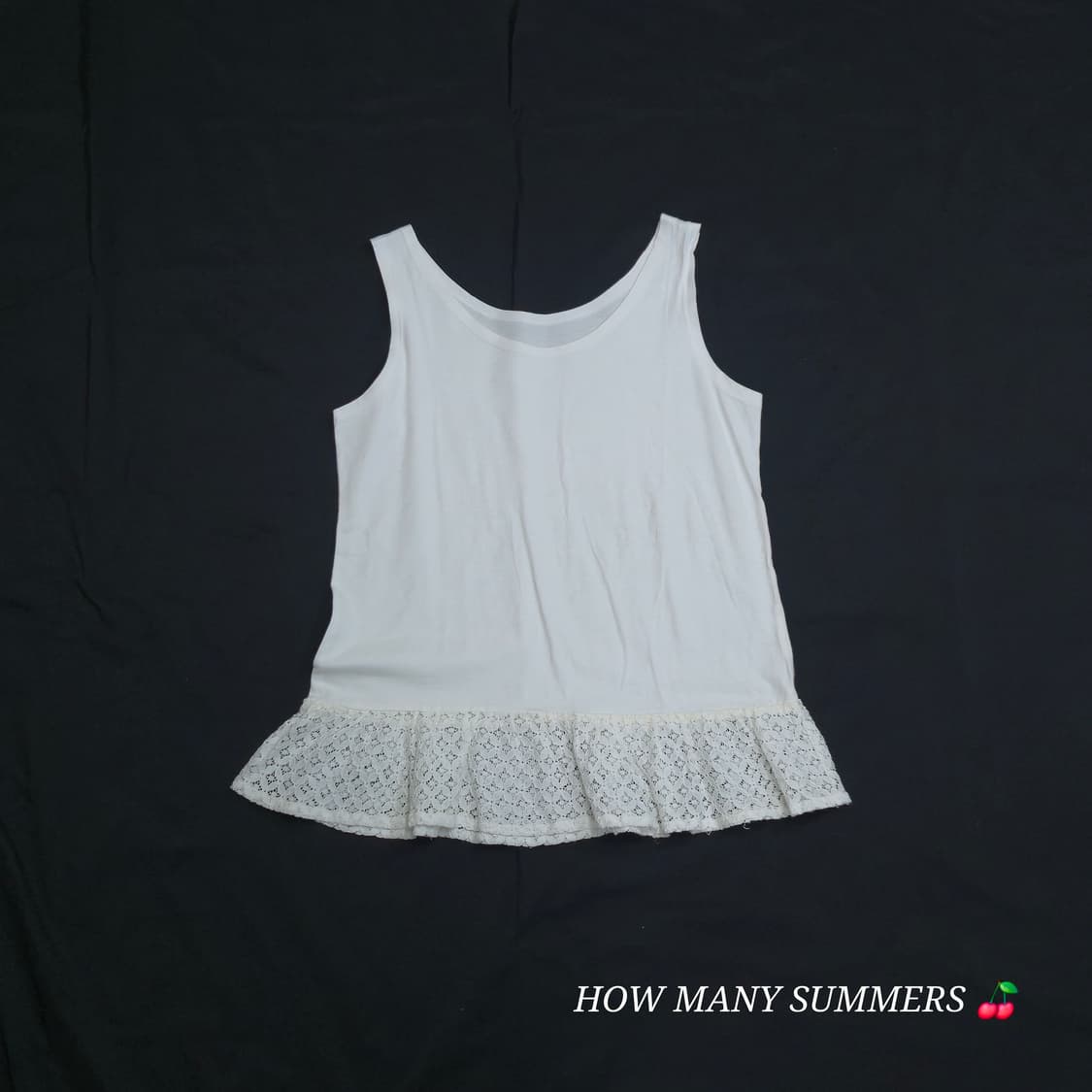 화이트 면 스판 밑단 레이스 포인트 라운드 민소매 탑 상품이미지1