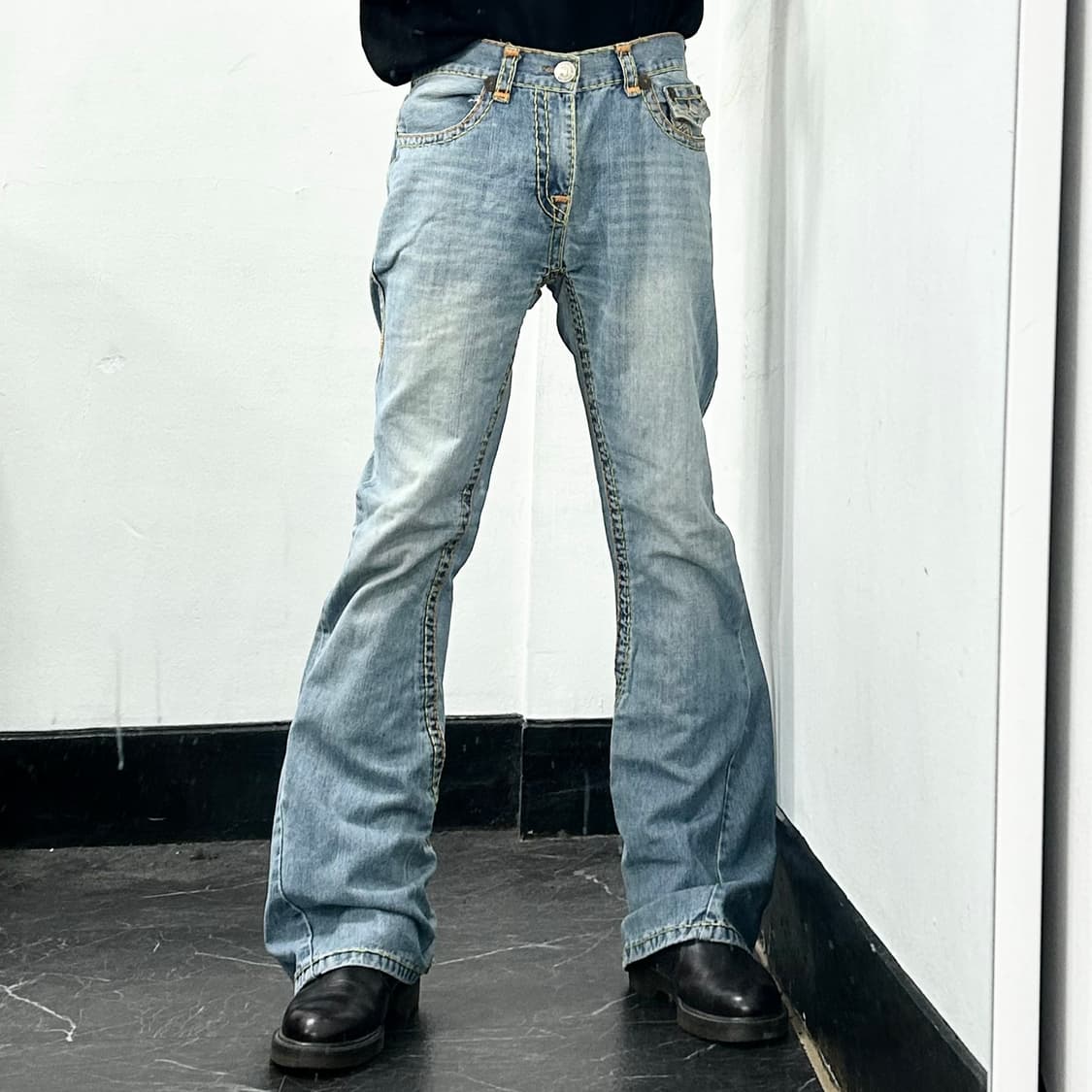 트루릴리전 월드투어 부츠컷 데님 팬츠 상품이미지3