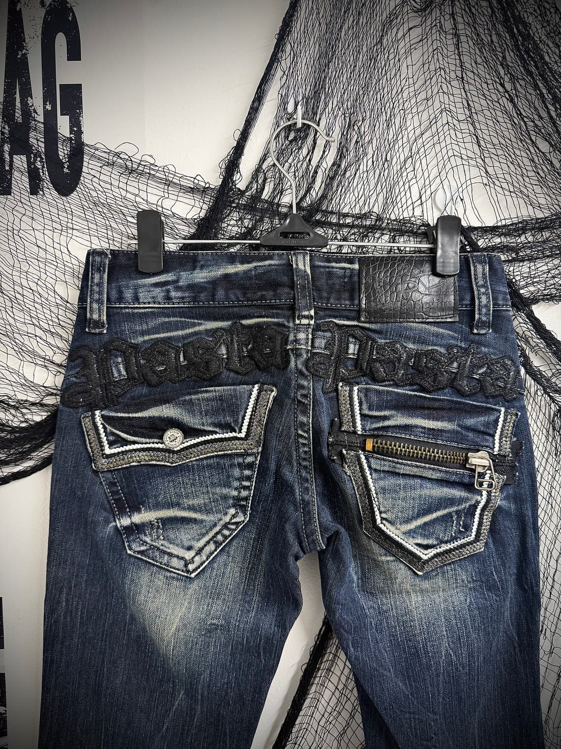 00s patch detailed lowrise bootscut jean 상품이미지2