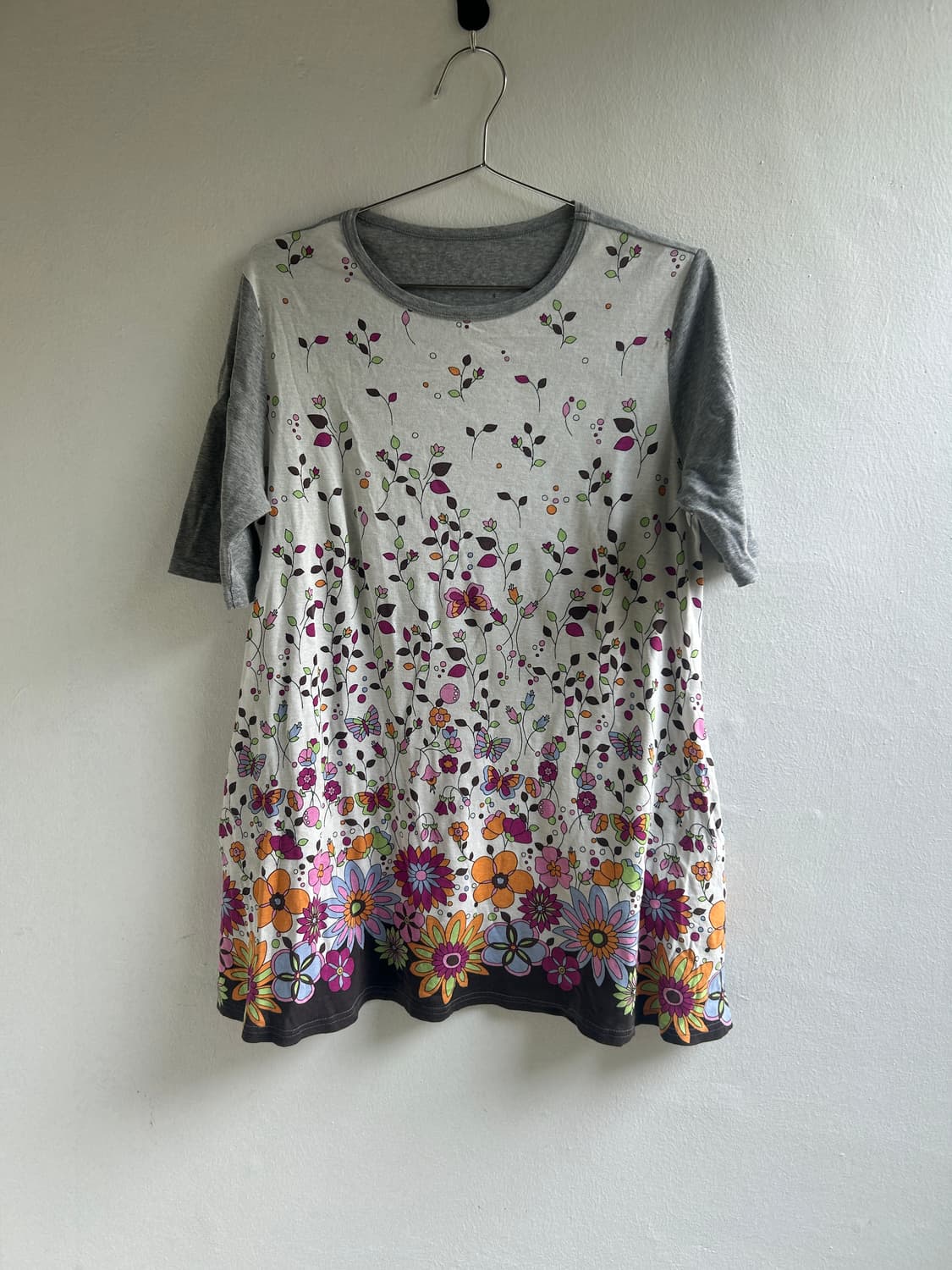 나비 꽃 티셔츠  상품이미지1