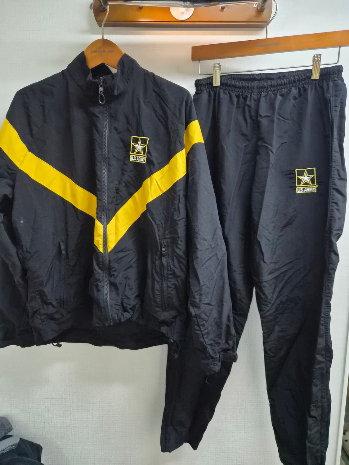 상의 M 하의 S) 미군 US ARMY APFU 트레이닝 셋업 팝니다 상품이미지1