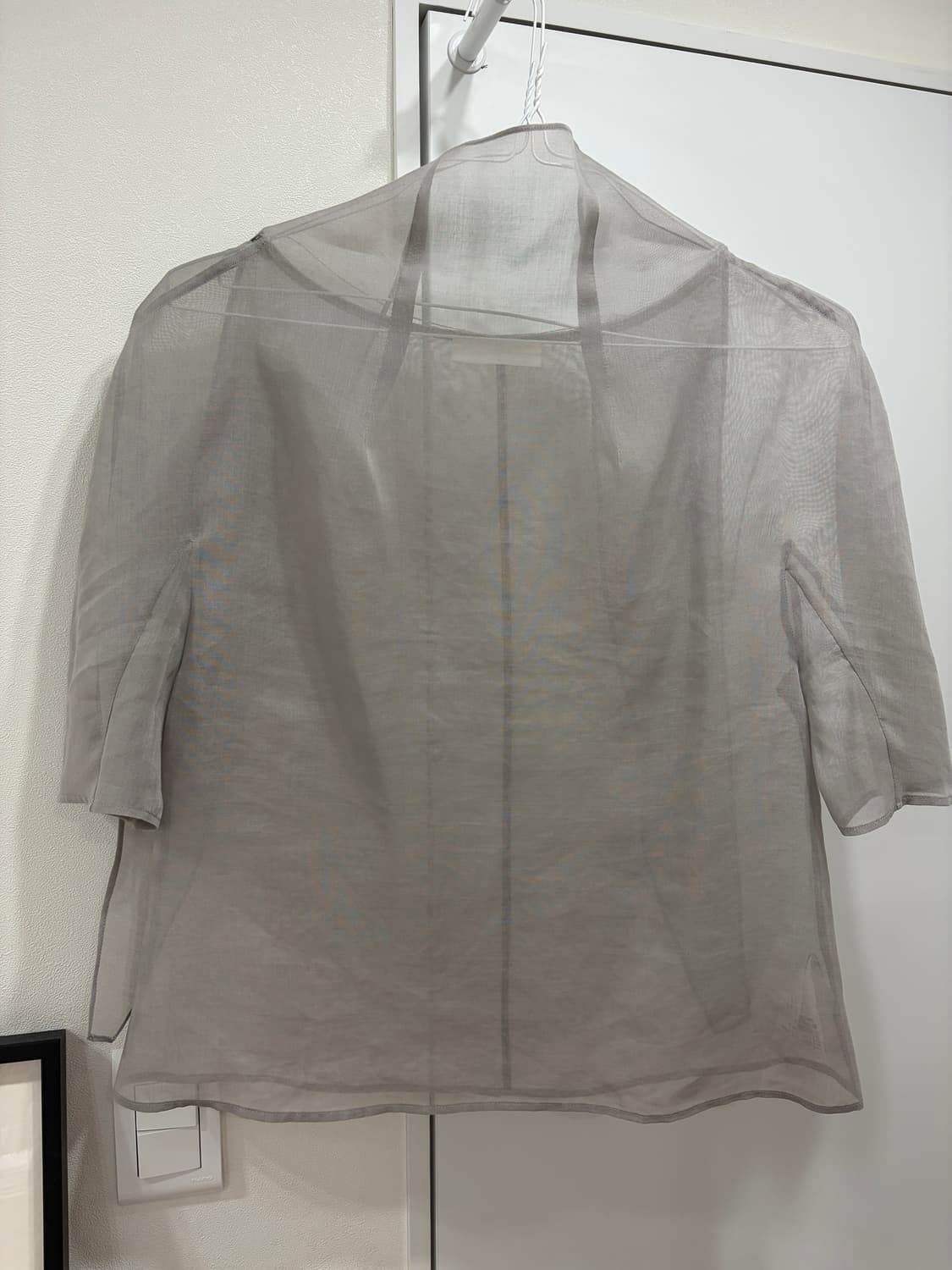 아모멘토 knotted collar top 상품이미지3