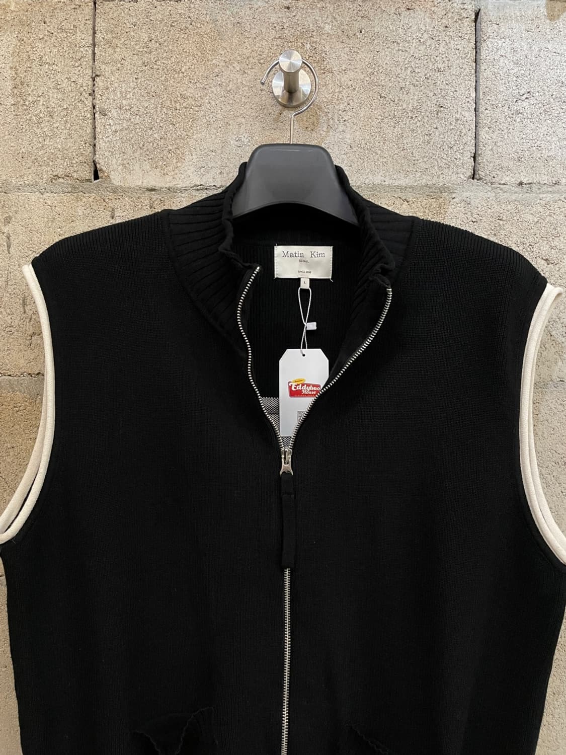 마뗑킴 스펠 포인트 스트라이프 니트 베스트  상품이미지3