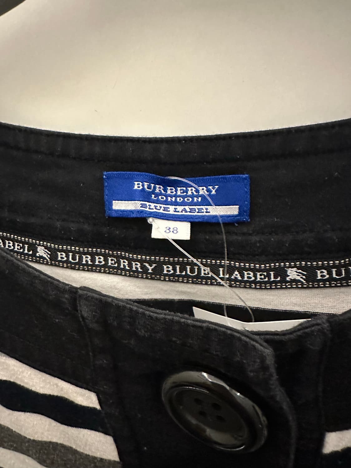 BURBERRY 버버리 스트라이프 버튼 U넥티 상품이미지2