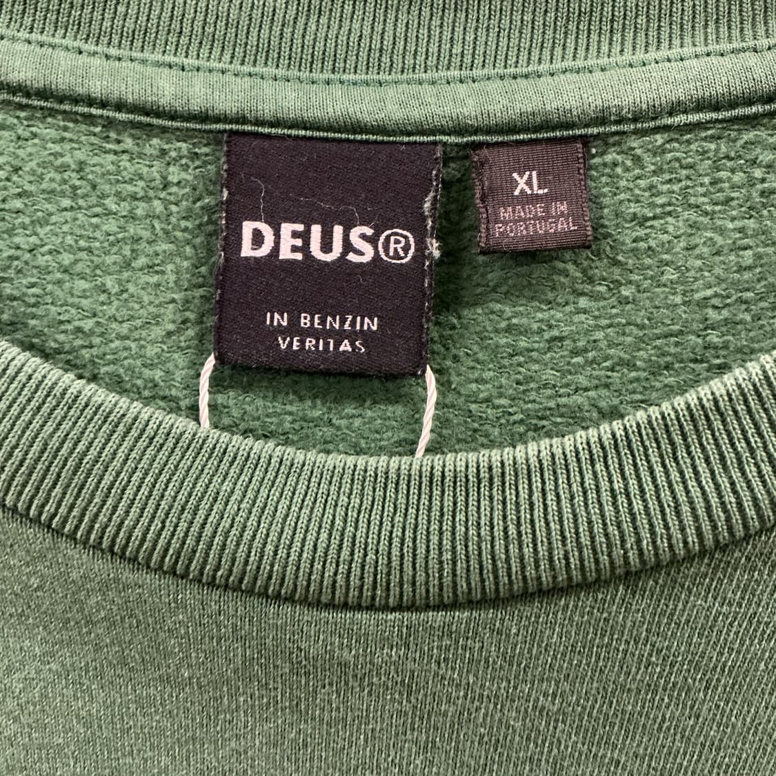 데우스 엑스 마키나 스웨트셔츠 상품이미지2