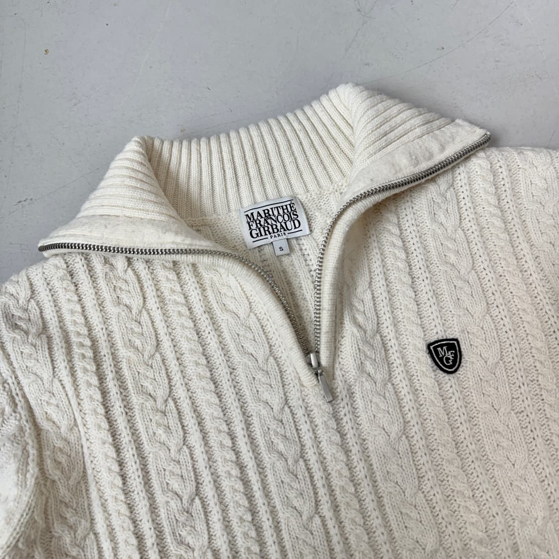 마리떼프랑소와저버 반집업 케이블 꽈베기 니트 아이보리 상품이미지3