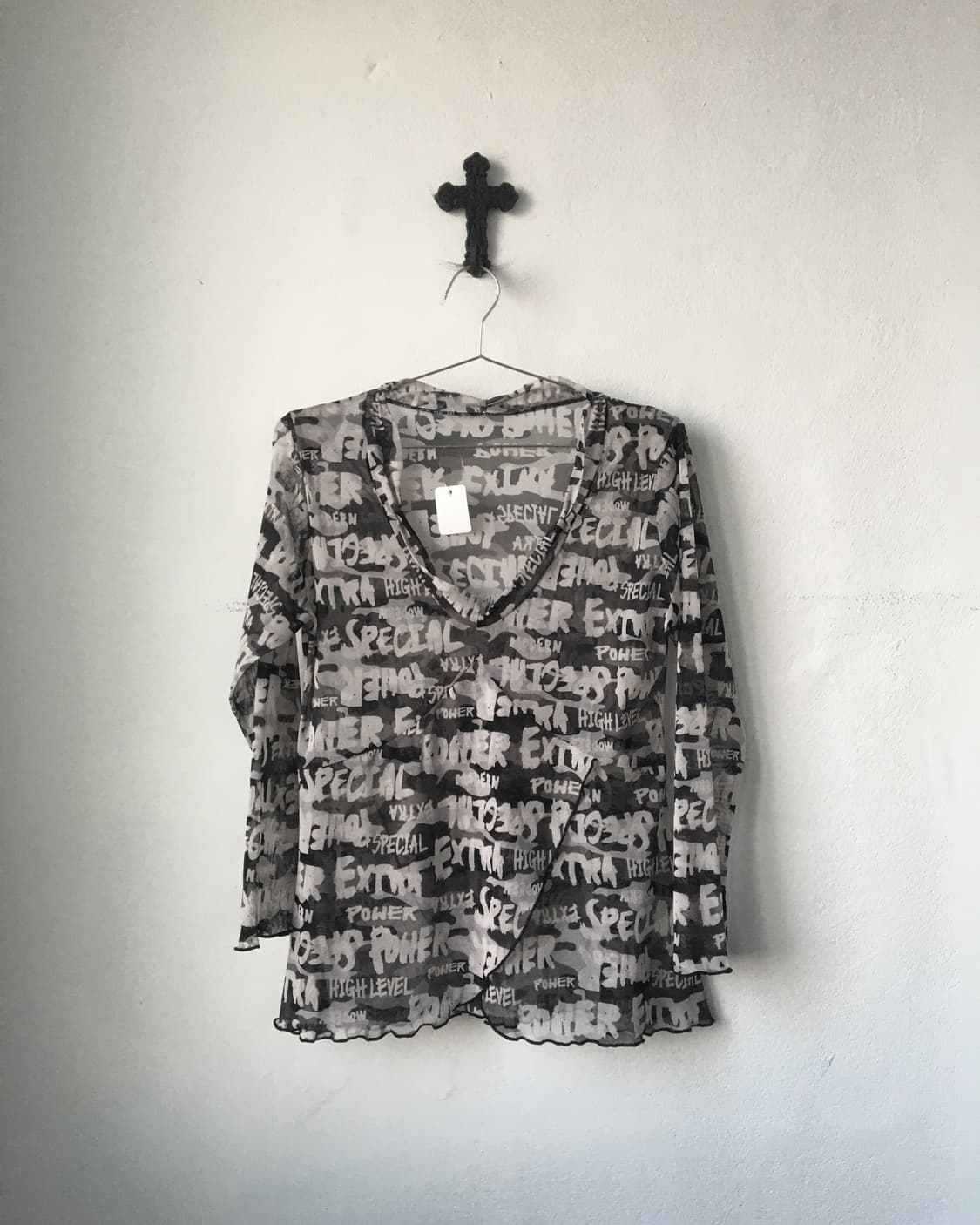 Lettering printing mesh top 상품이미지1