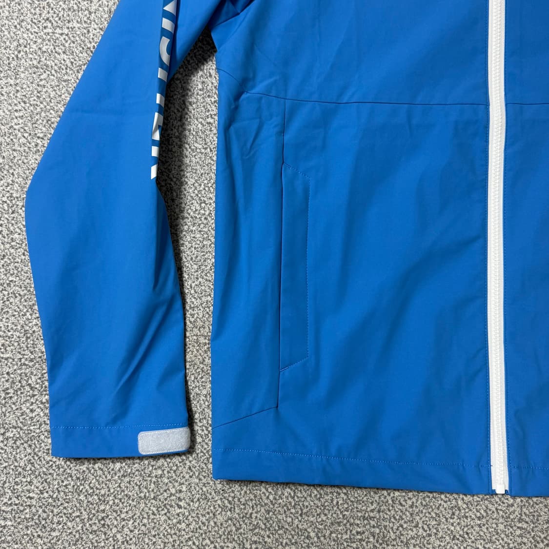 Hoka 호카 트레일러닝 UTMB 피니셔 바람막이 상품이미지5