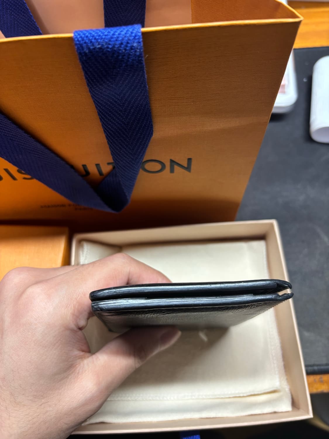 루이비통 쉐도우 반지갑 상품이미지3