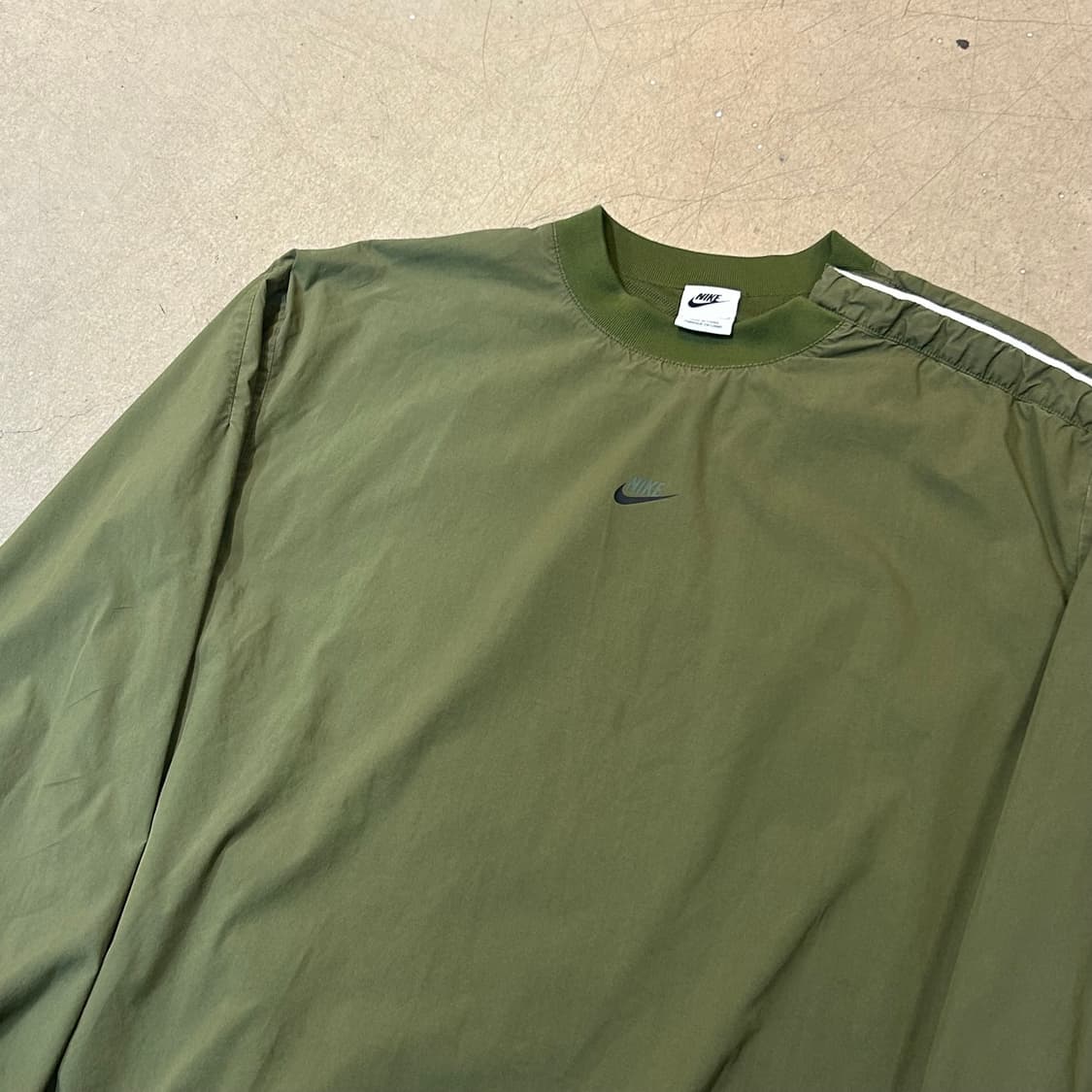 100 나이키 센터 스우시 풀오버 카키 바람막이 상품이미지1