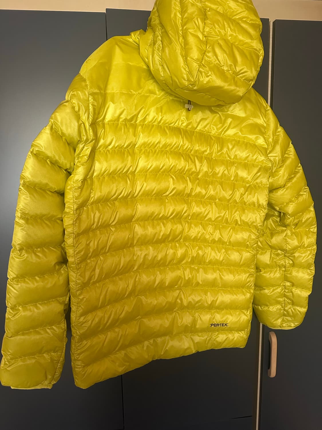 살로몬 경량패딩 라임컬러(L) 상품이미지2