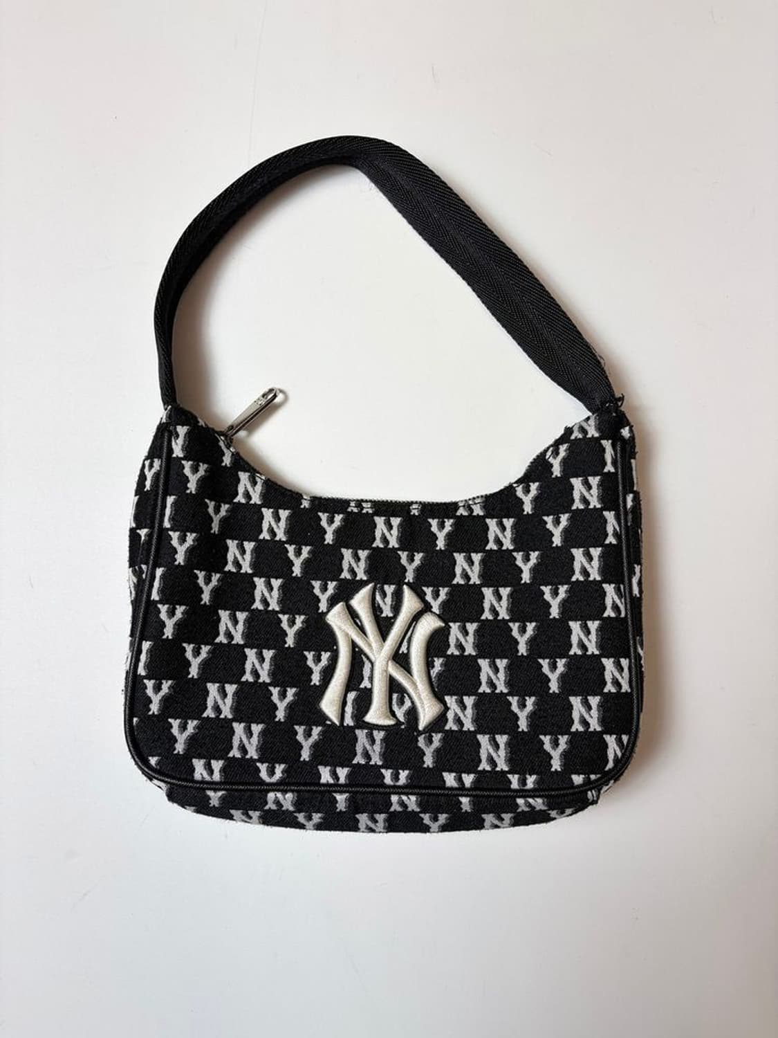 MLB 모노그램 자카드 뉴욕양키즈 호보백 Q1500 상품이미지1