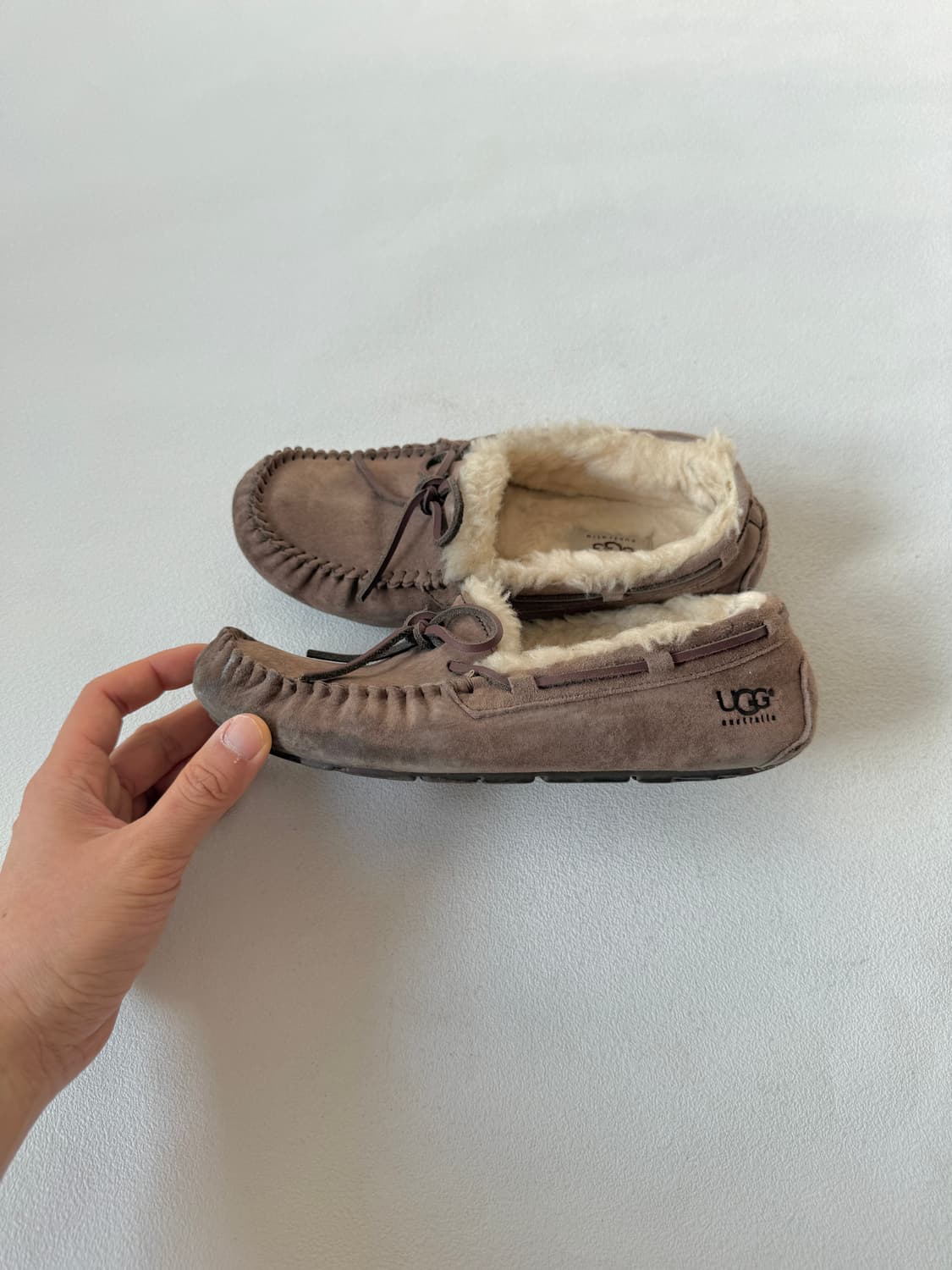 [240]어그(UGG) 모카신 로퍼 상품이미지1