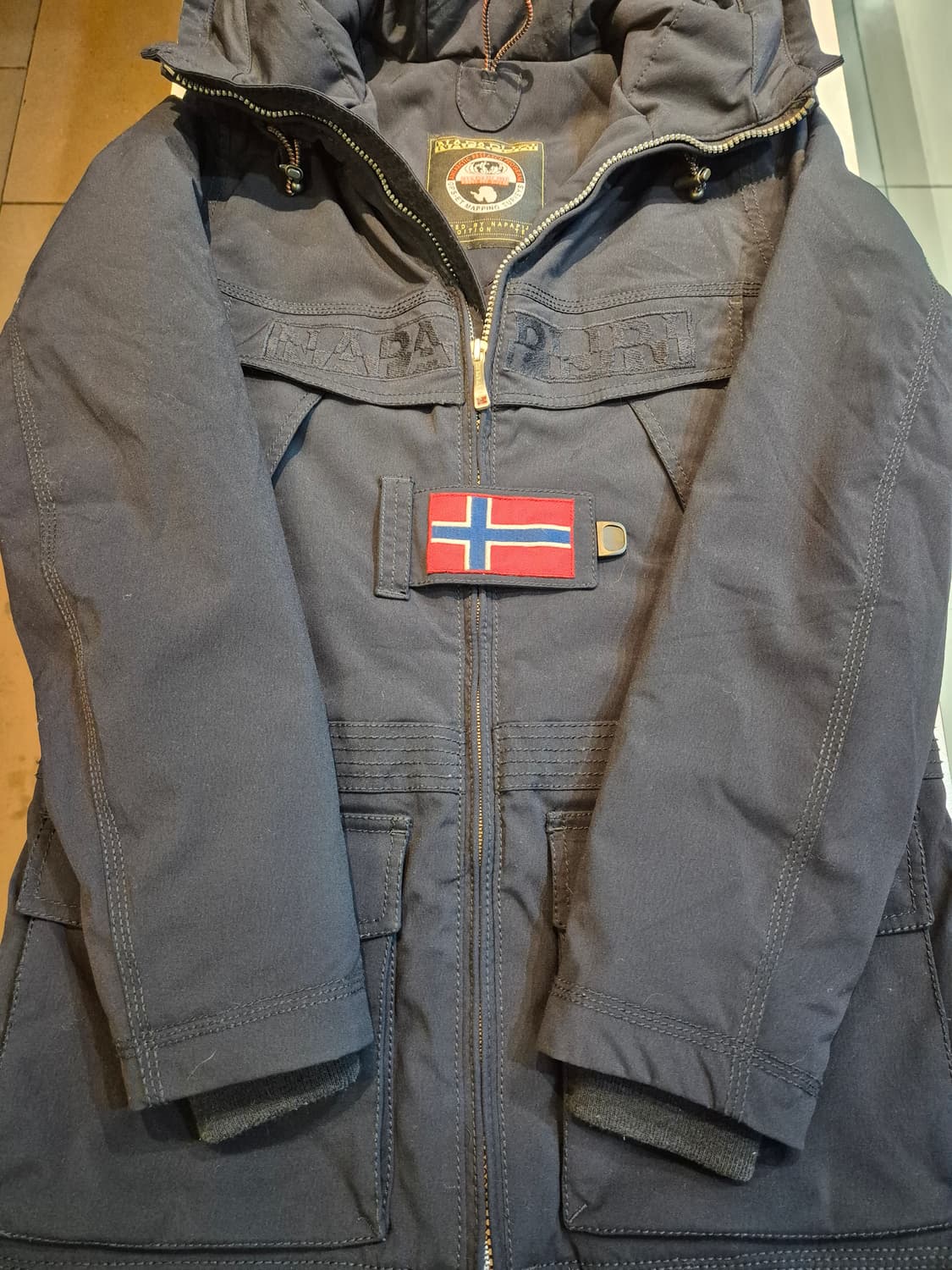 나파피리(Napapijri) 패딩 재킷입니다.
 상품이미지1