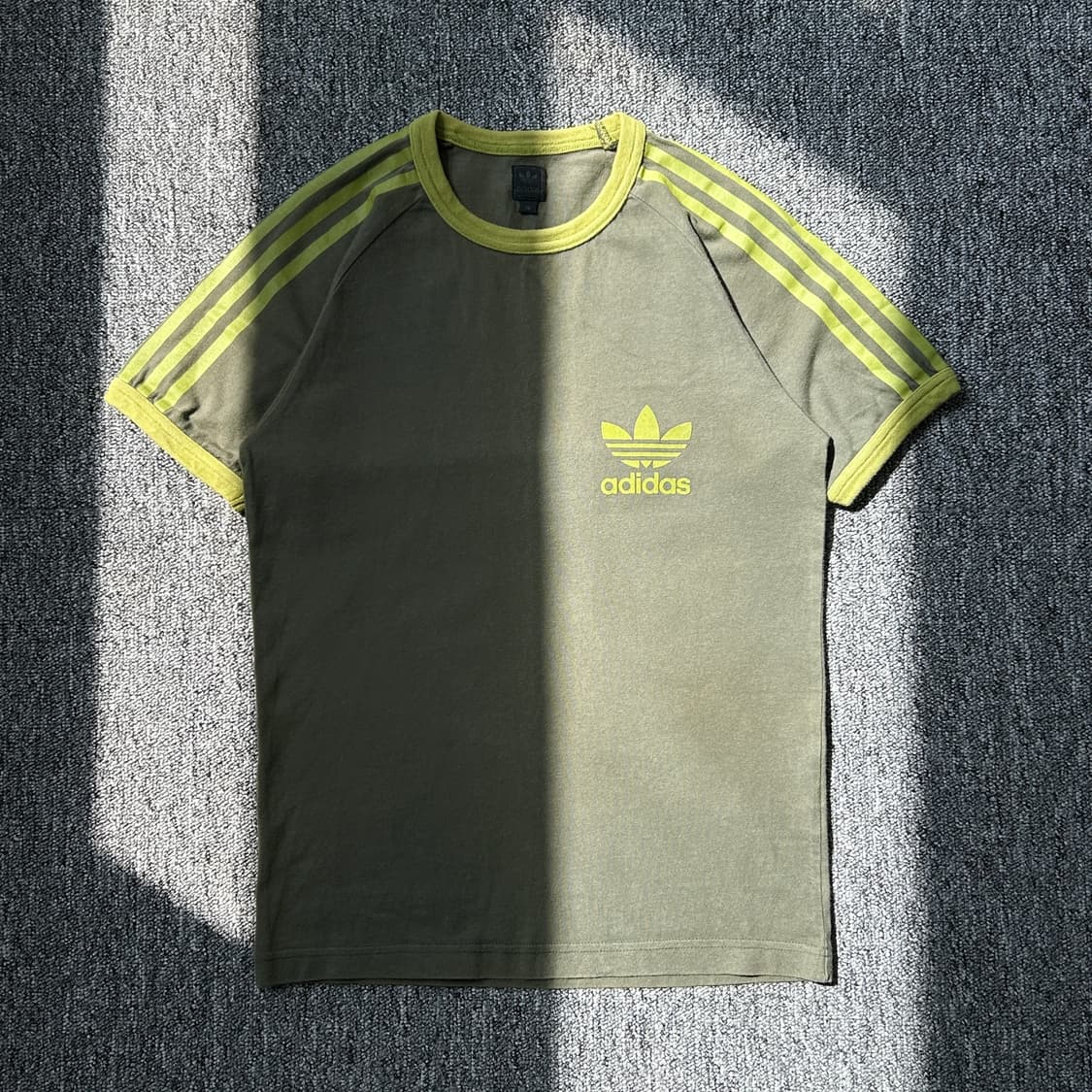 아디다스 카키 링거 티셔츠 상품이미지1